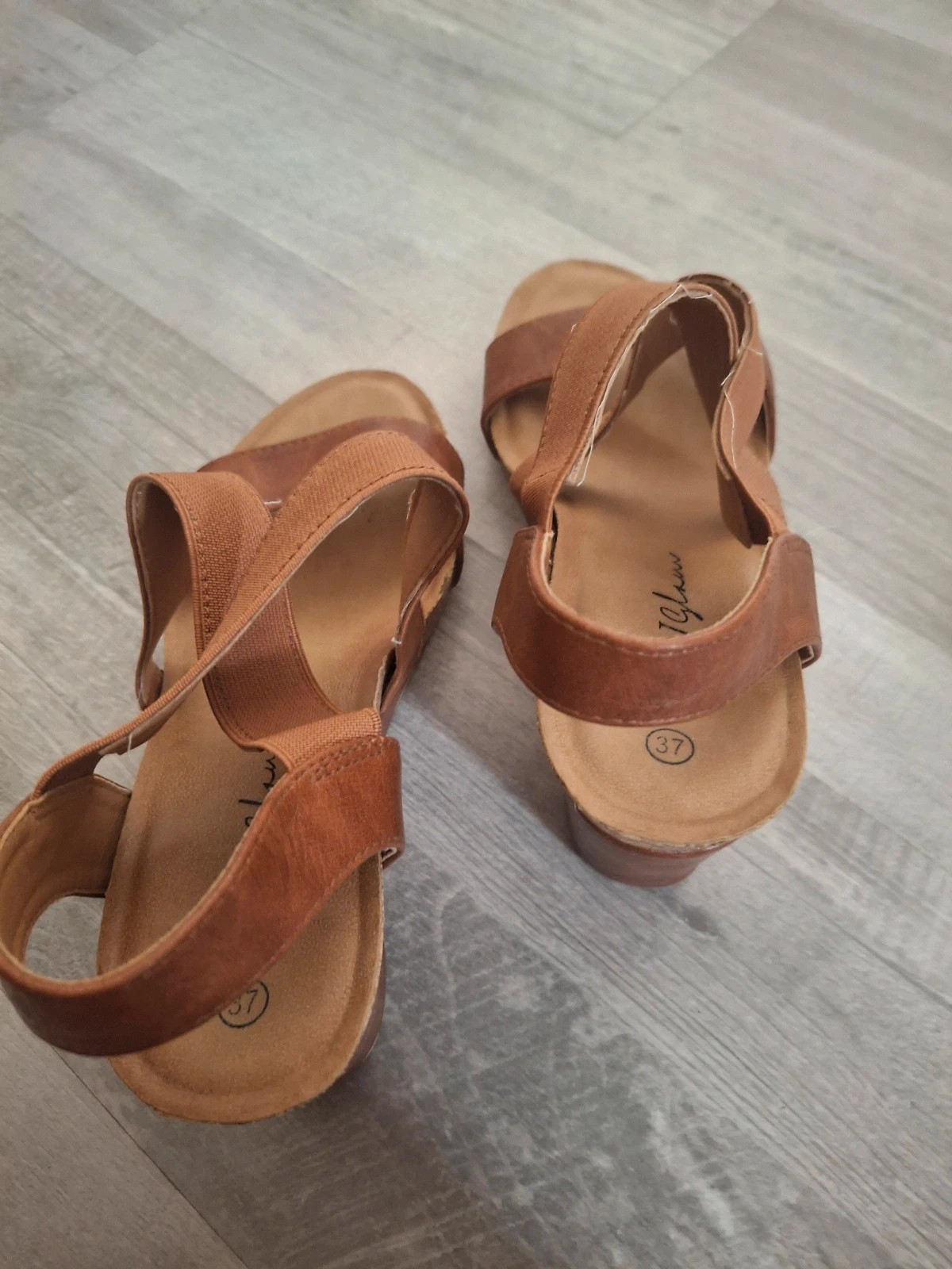 Sandales a talon compensé Camel – Chaussea – taille 37 5