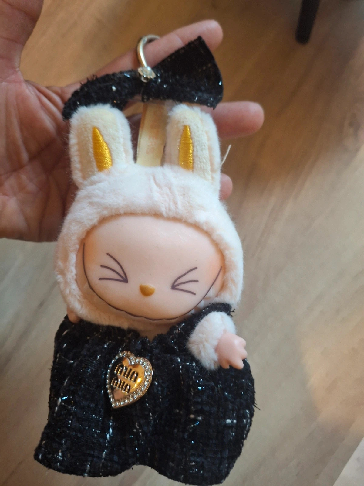 Peluche Labubu avec habillement inspi