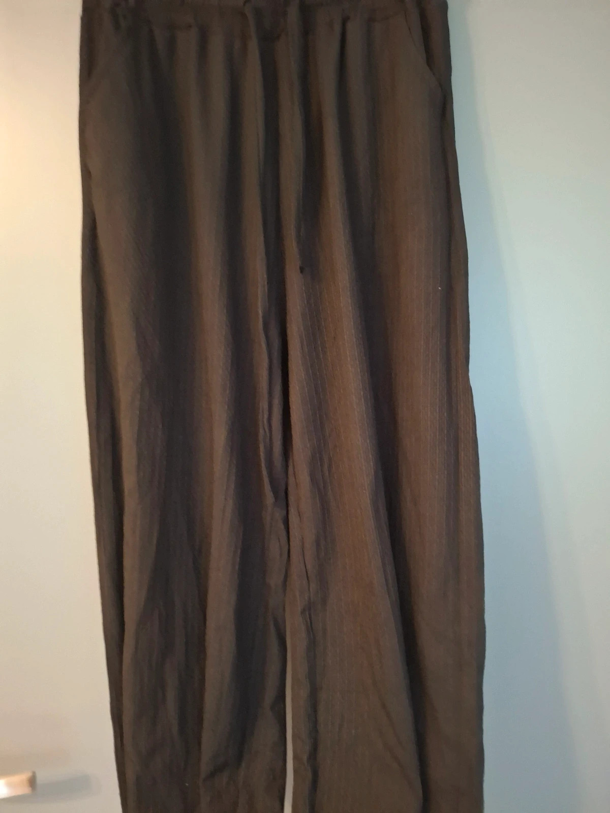 Pantalon palazzo noir matière fluude – Tendance – taille L / 40 / 12 2