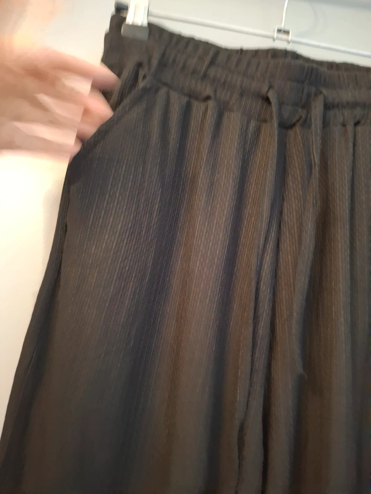 Pantalon palazzo noir matière fluude – Tendance – taille L / 40 / 12 3