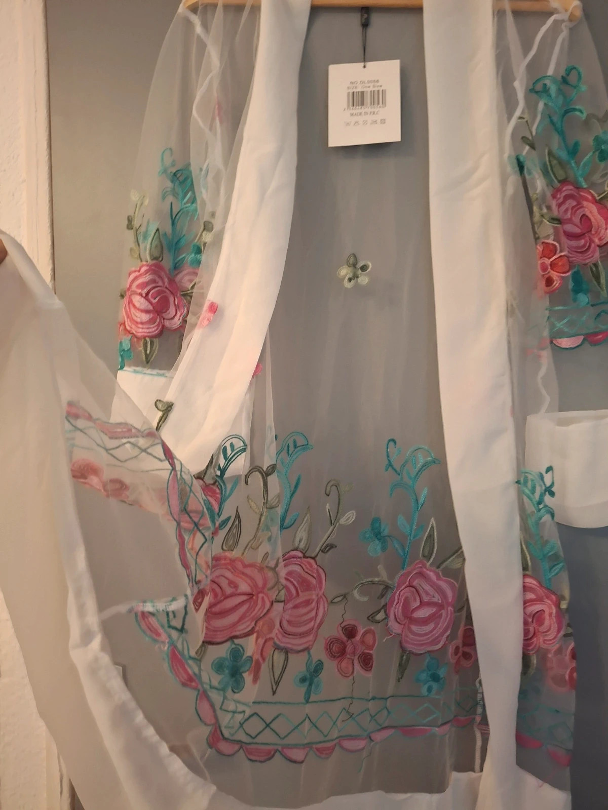 Kimono sarong voile blanc avec de jolies broderies – Power Flower – taille Taille unique 2