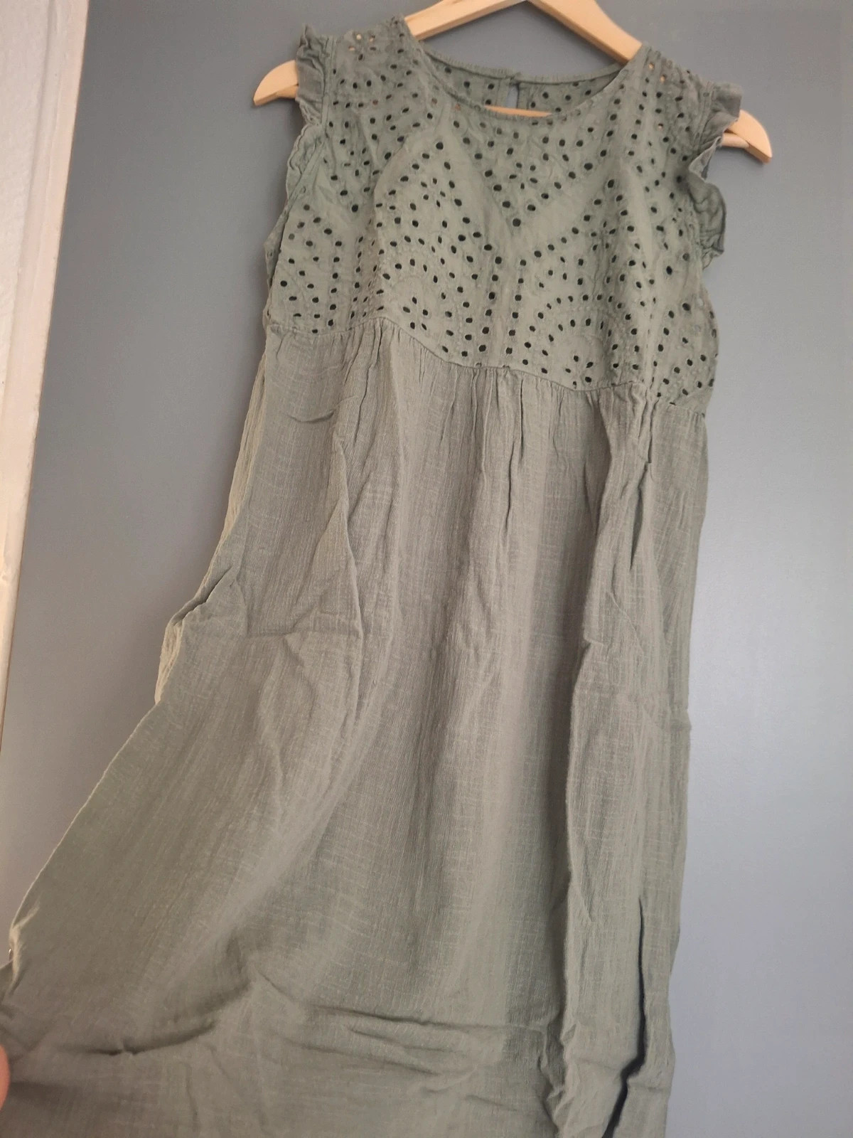 Robe midi en coton et broderie anglaise – boutique indépendante – taille Taille unique