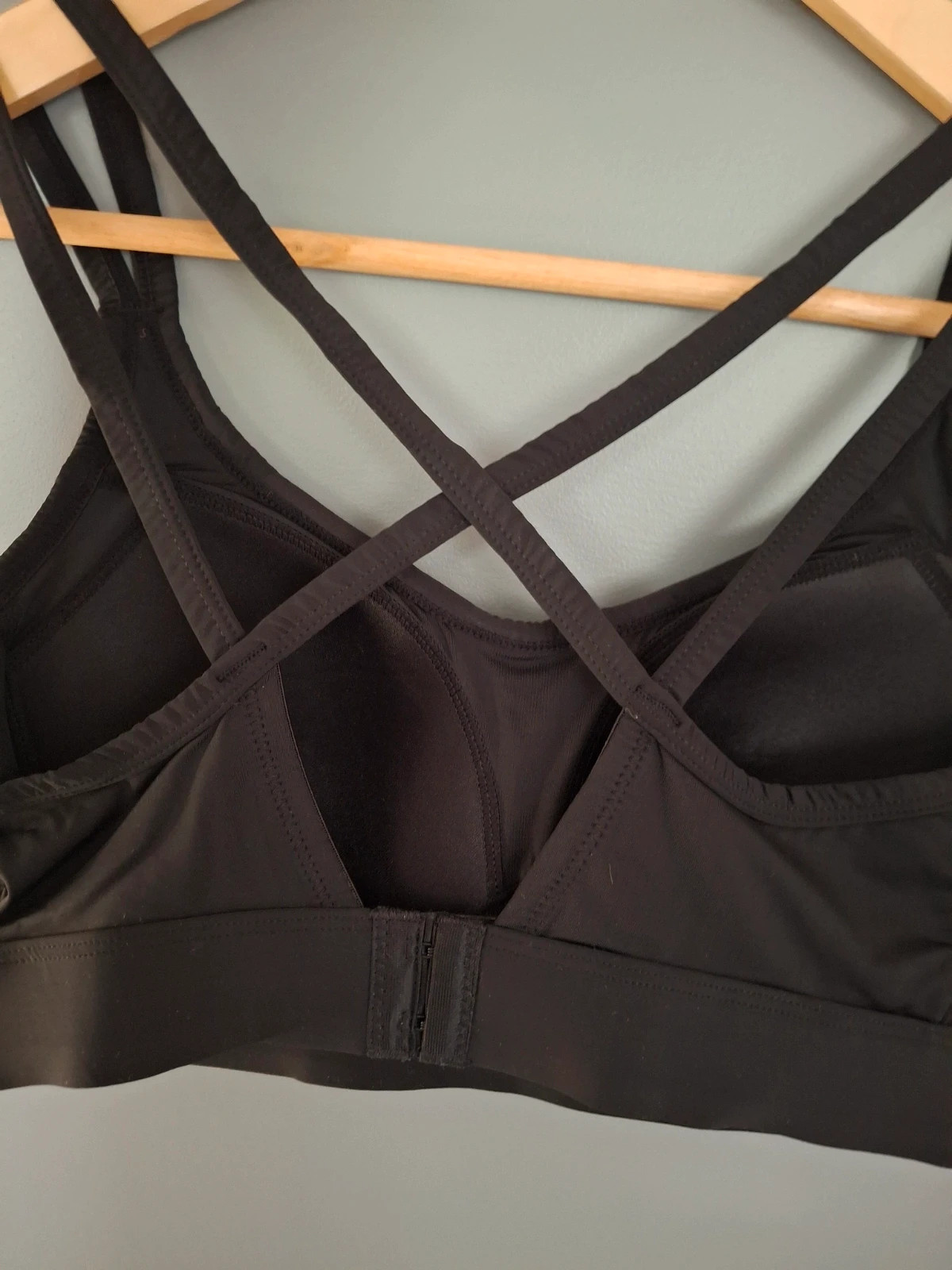 Brassière invisible sport bretelles croisé – Invisible – taille 90C 4