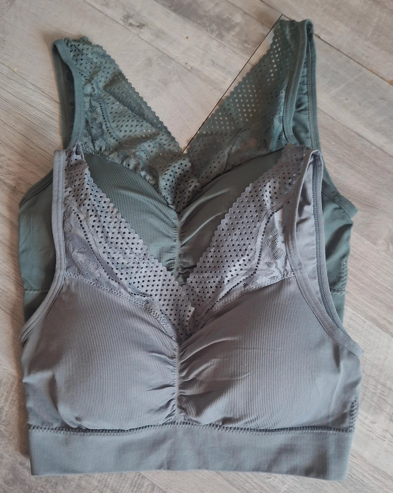 Lot 2 brassière invisible micro fibres bon maintien