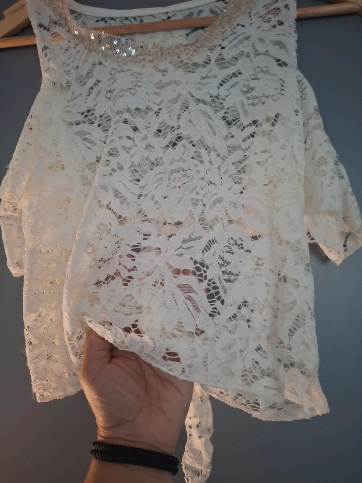 Crop top dentelle fleurie épaules dénudé – boutique indépendante – taille Taille unique 2