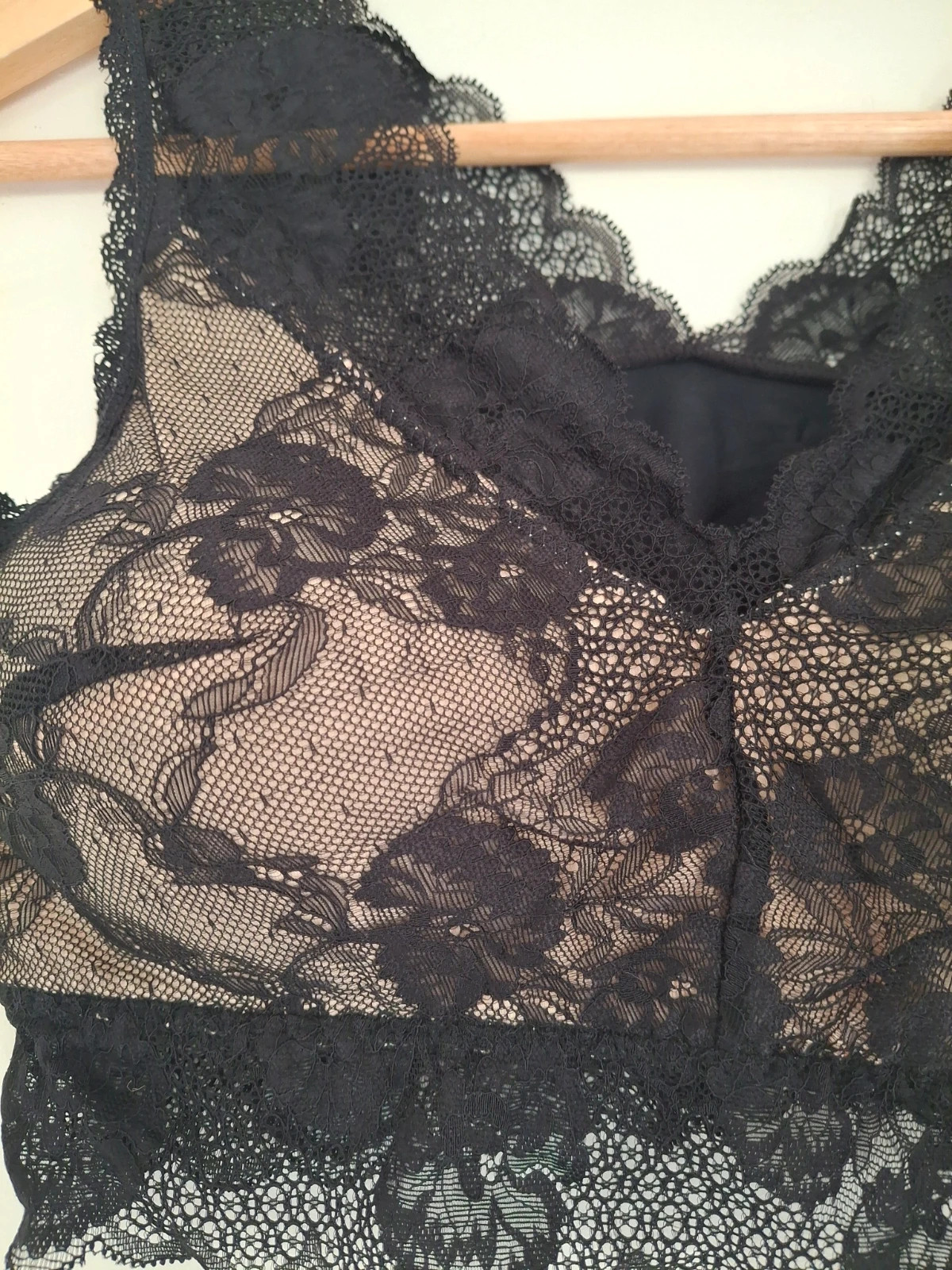 Brassière dentelle noire et beige 3