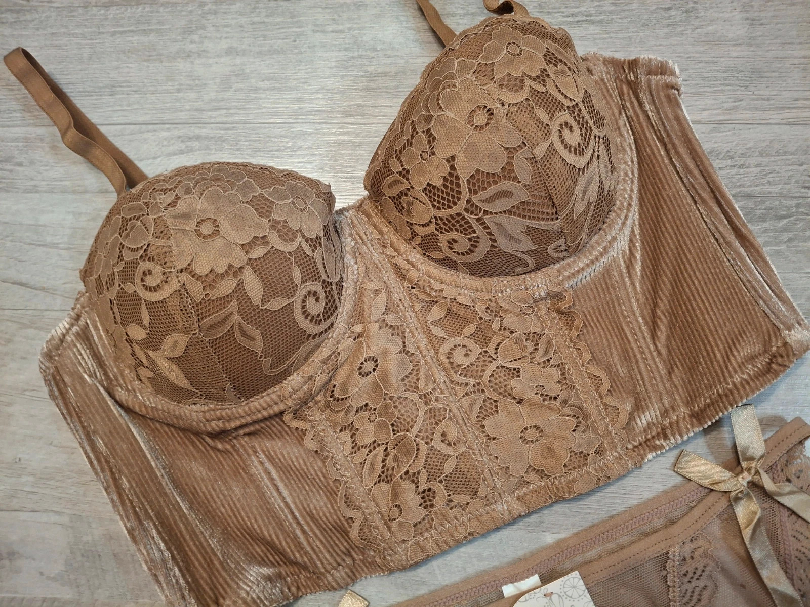 Ensemble lingerie bustier et tanga – Set – taille M / 38 / 10 4