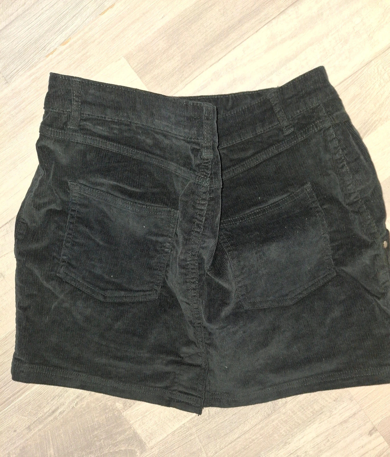 Petite jupe noire – taille XL / 42 / 14 4
