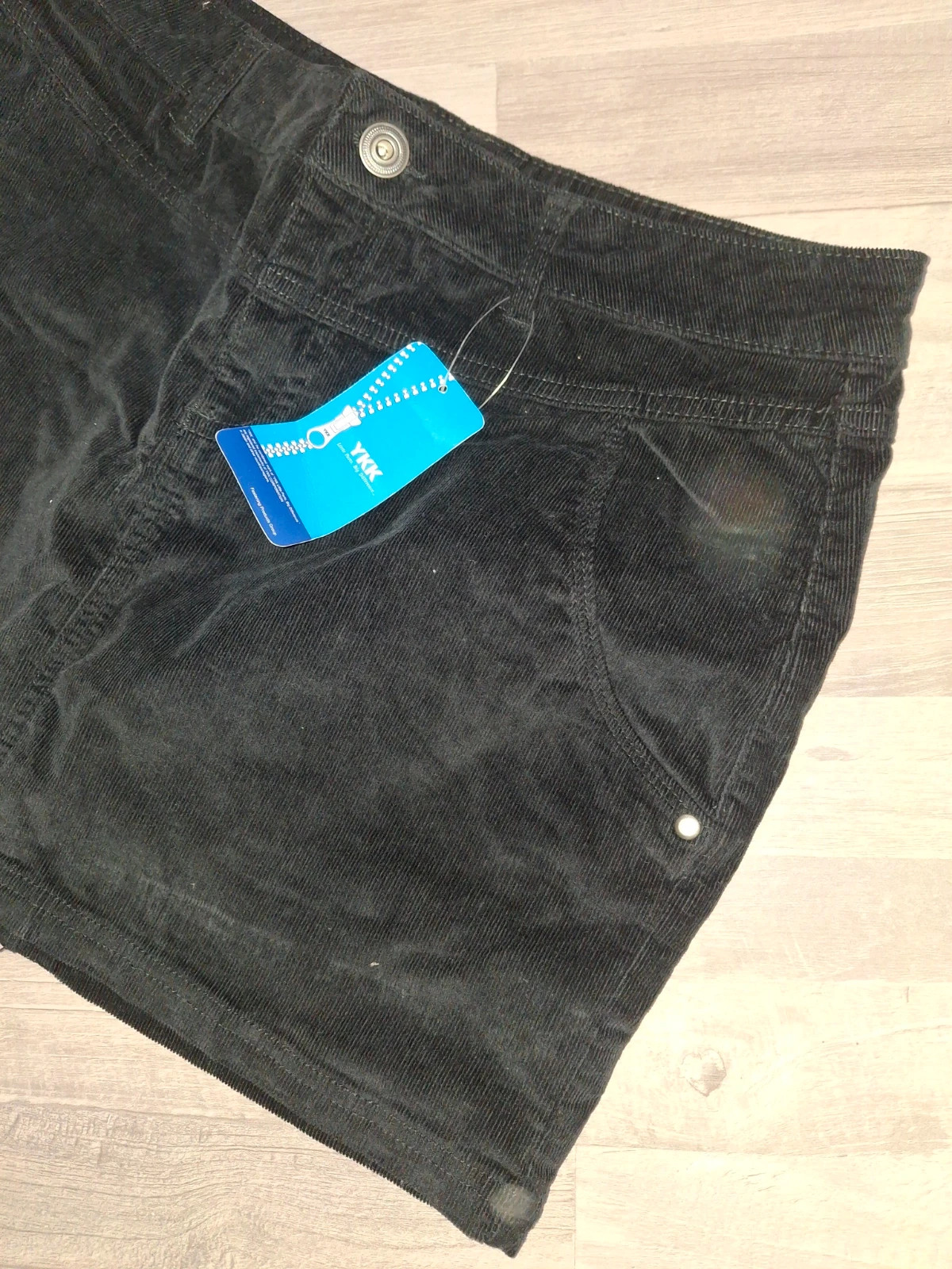 Petite jupe noire – taille XL / 42 / 14 3