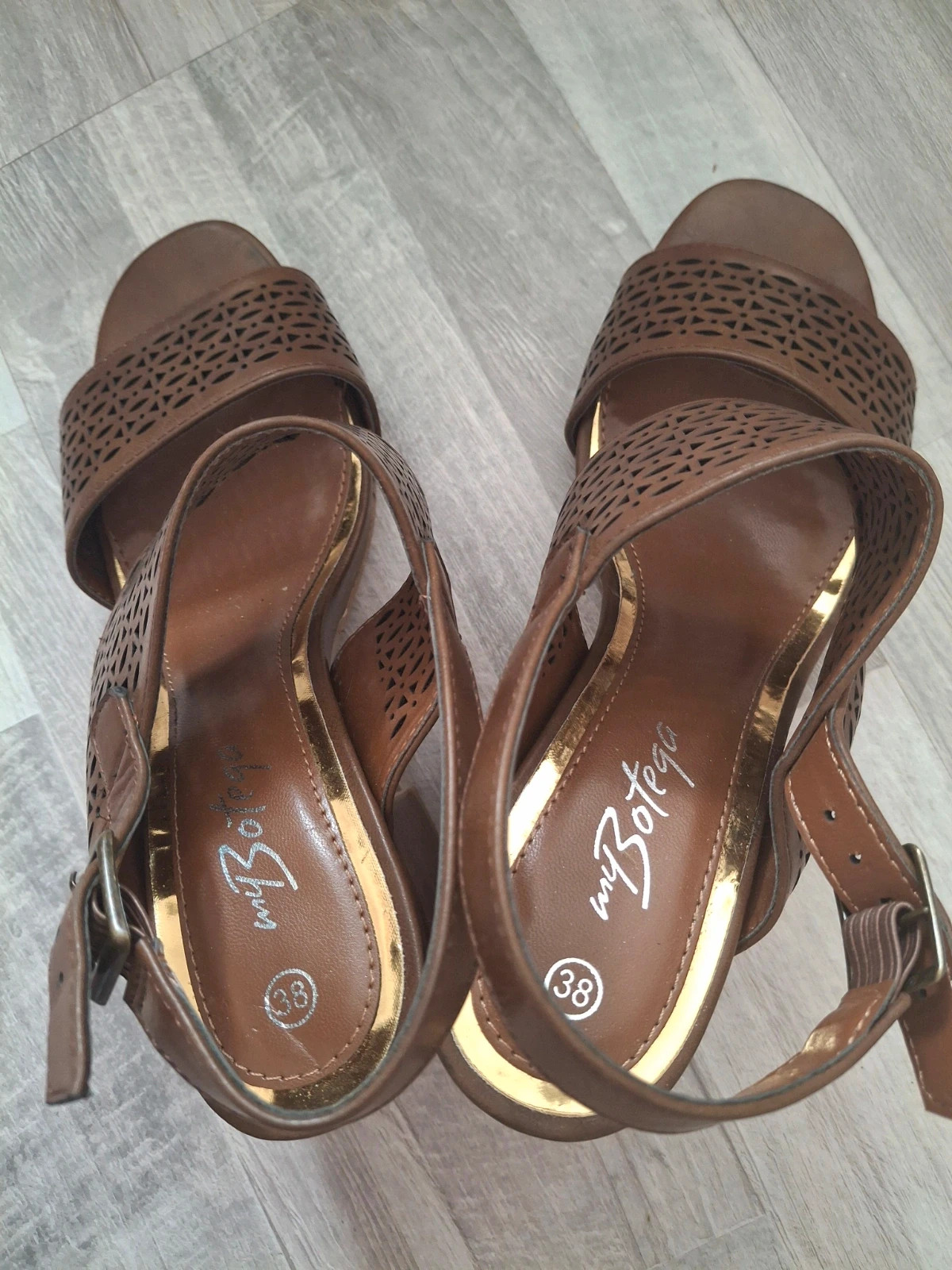 Chaussures à talon marron – Chaussea – taille 38 5