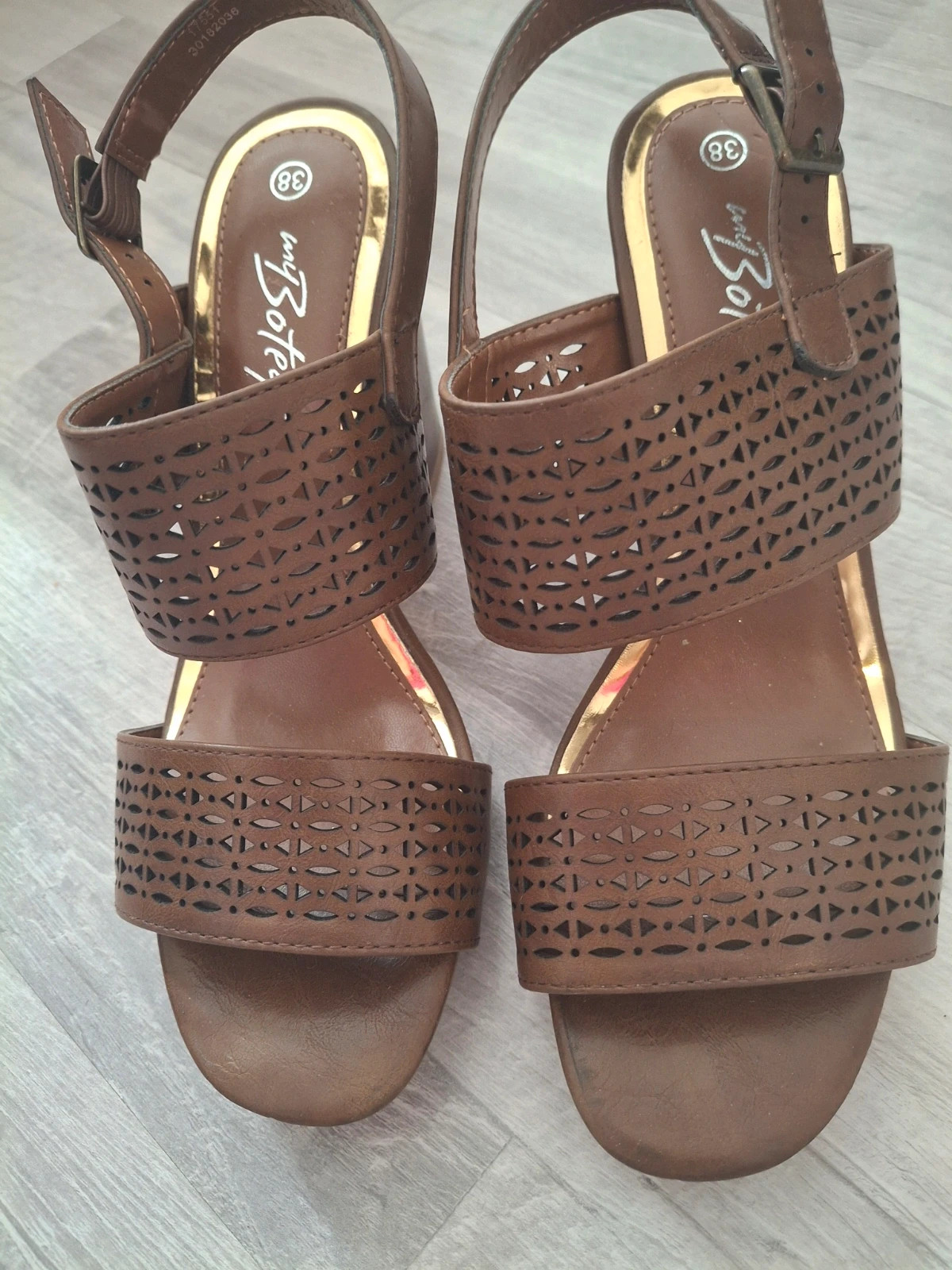 Chaussures à talon marron – Chaussea – taille 38 2