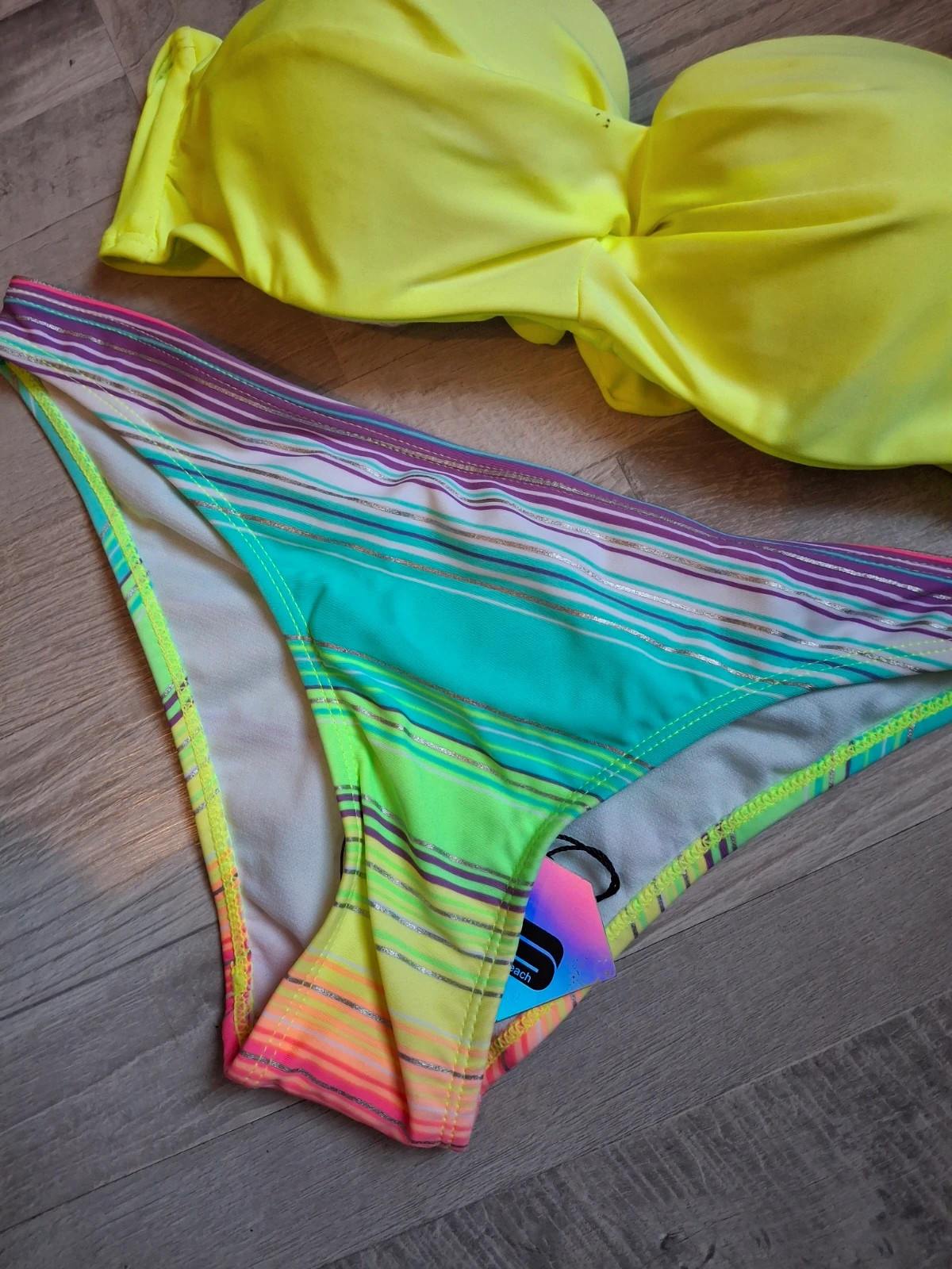 Maillot 2pces fluo – Nikki Beach – taille S / 36 / 8 2