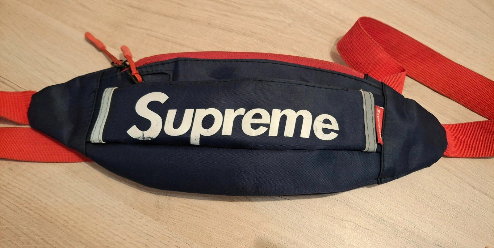 Pochette banane bleu marine – Supreme 2