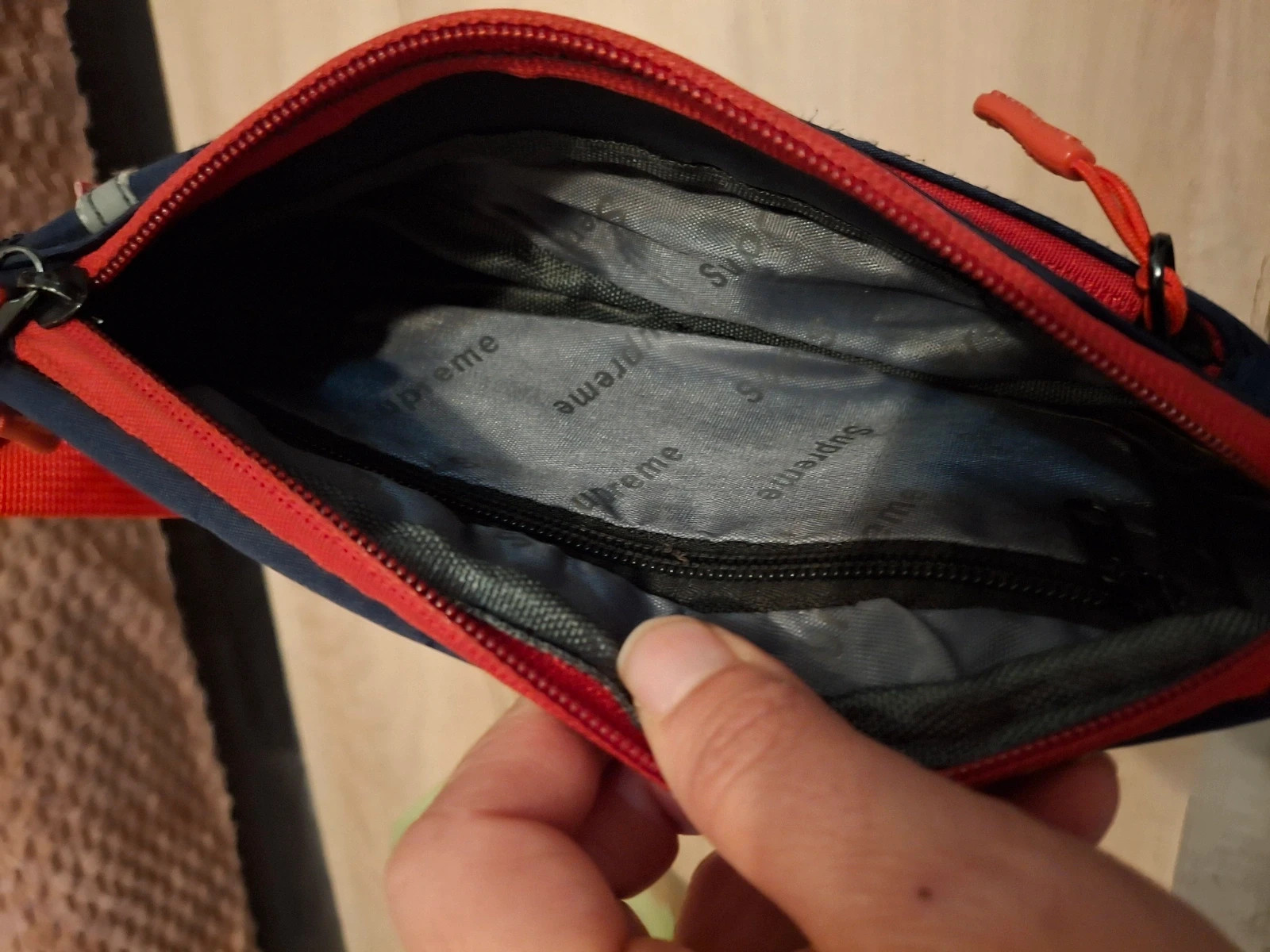 Pochette banane bleu marine – Supreme 4