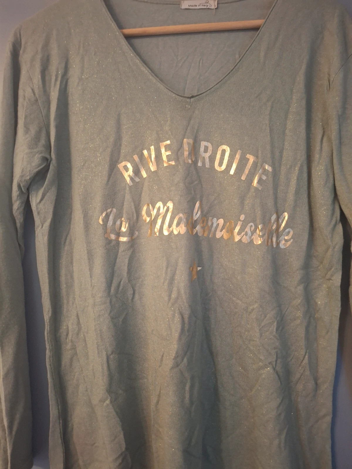 Petit haut mi saison kaki avec écriture doré – M-Made in Italy – taille Taille unique 2