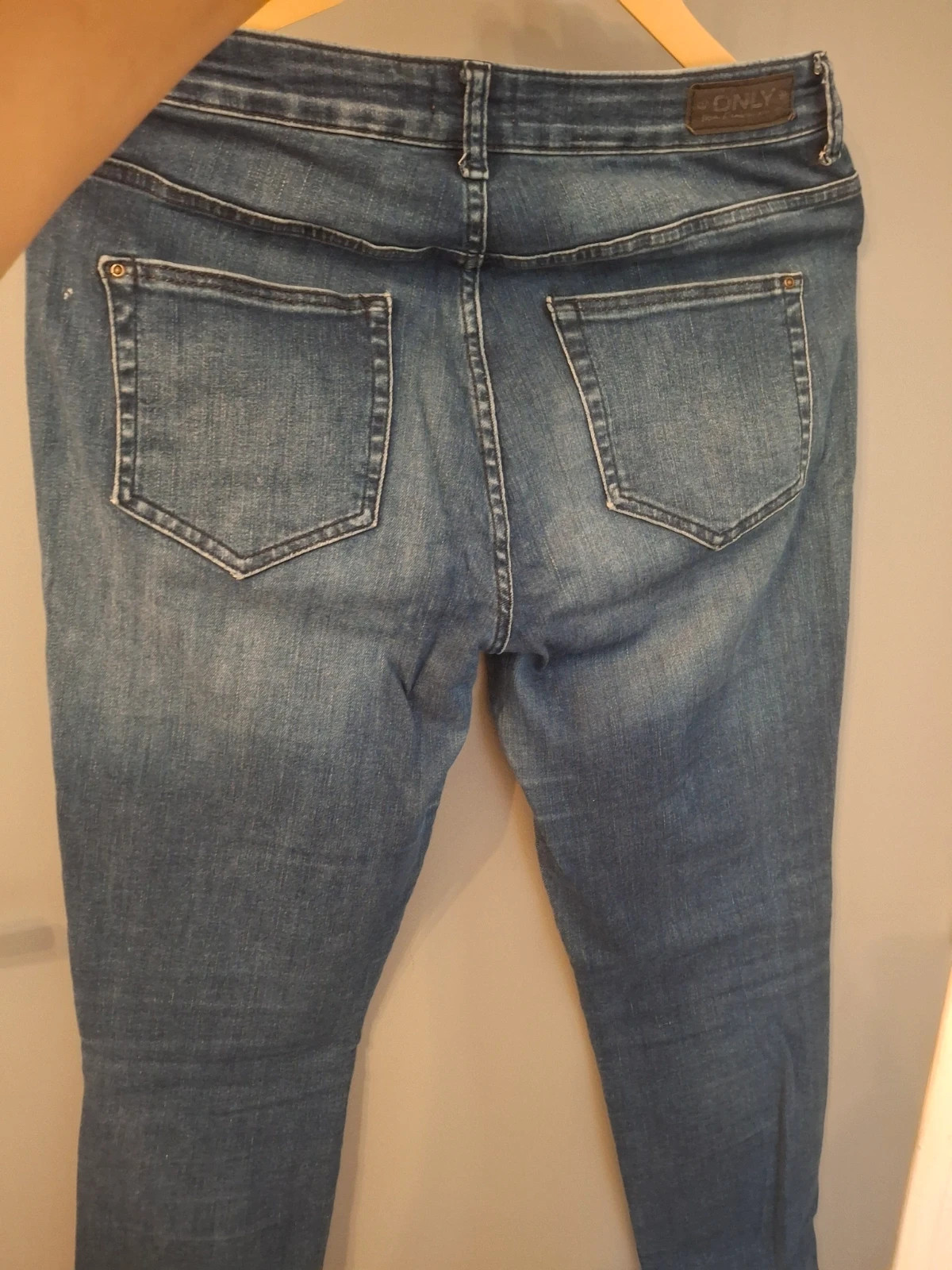 Jean bleu clair sympa original avec des trous – ONLY – taille XL / 42 / 14 3