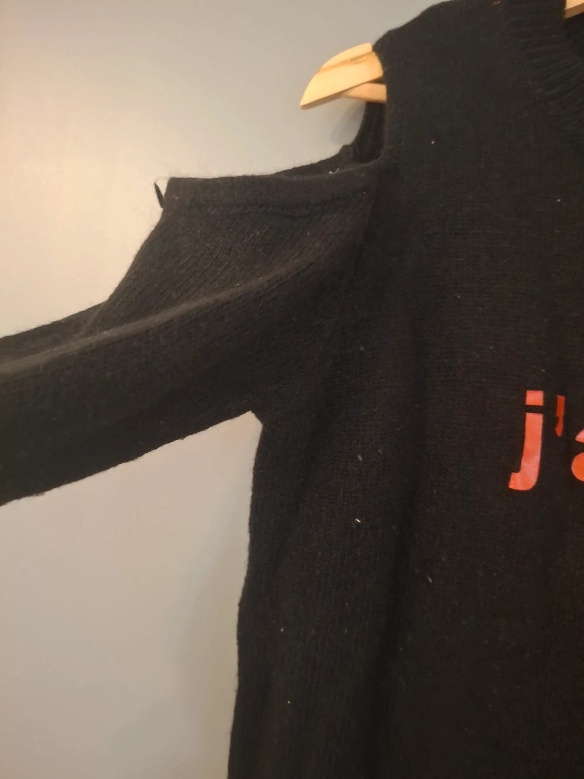 Pull leger en maille Amour avec épaules dénudées – Kilibbi – taille L / 40 / 12 3