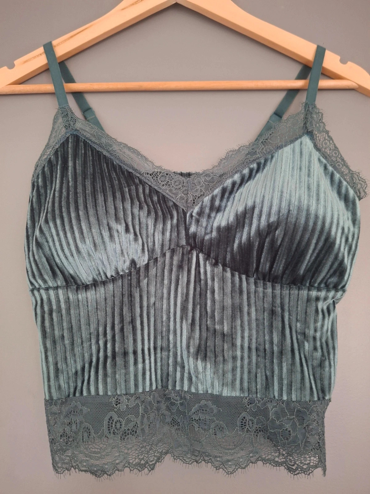 Bralette dentelle et velours avec puch up