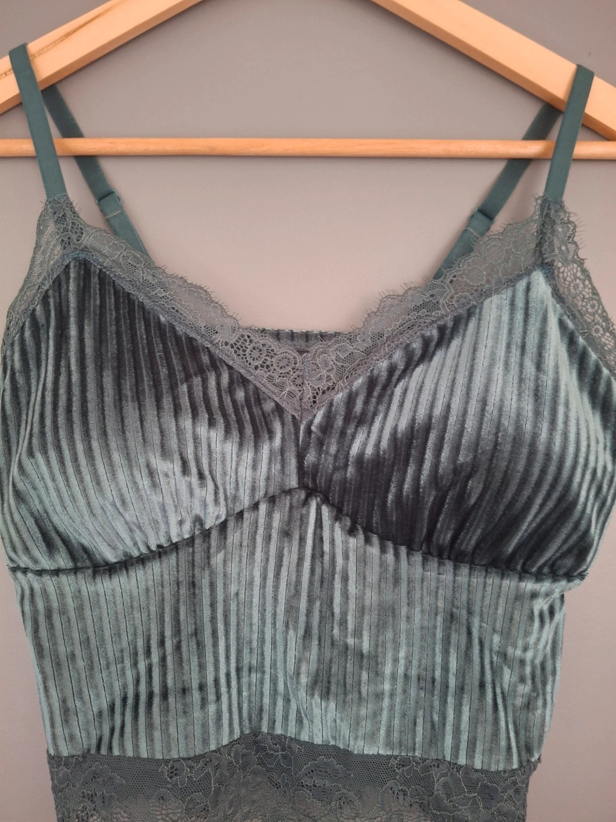 Bralette dentelle et velours avec puch up – Ouno – taille XL / 42 / 14 2