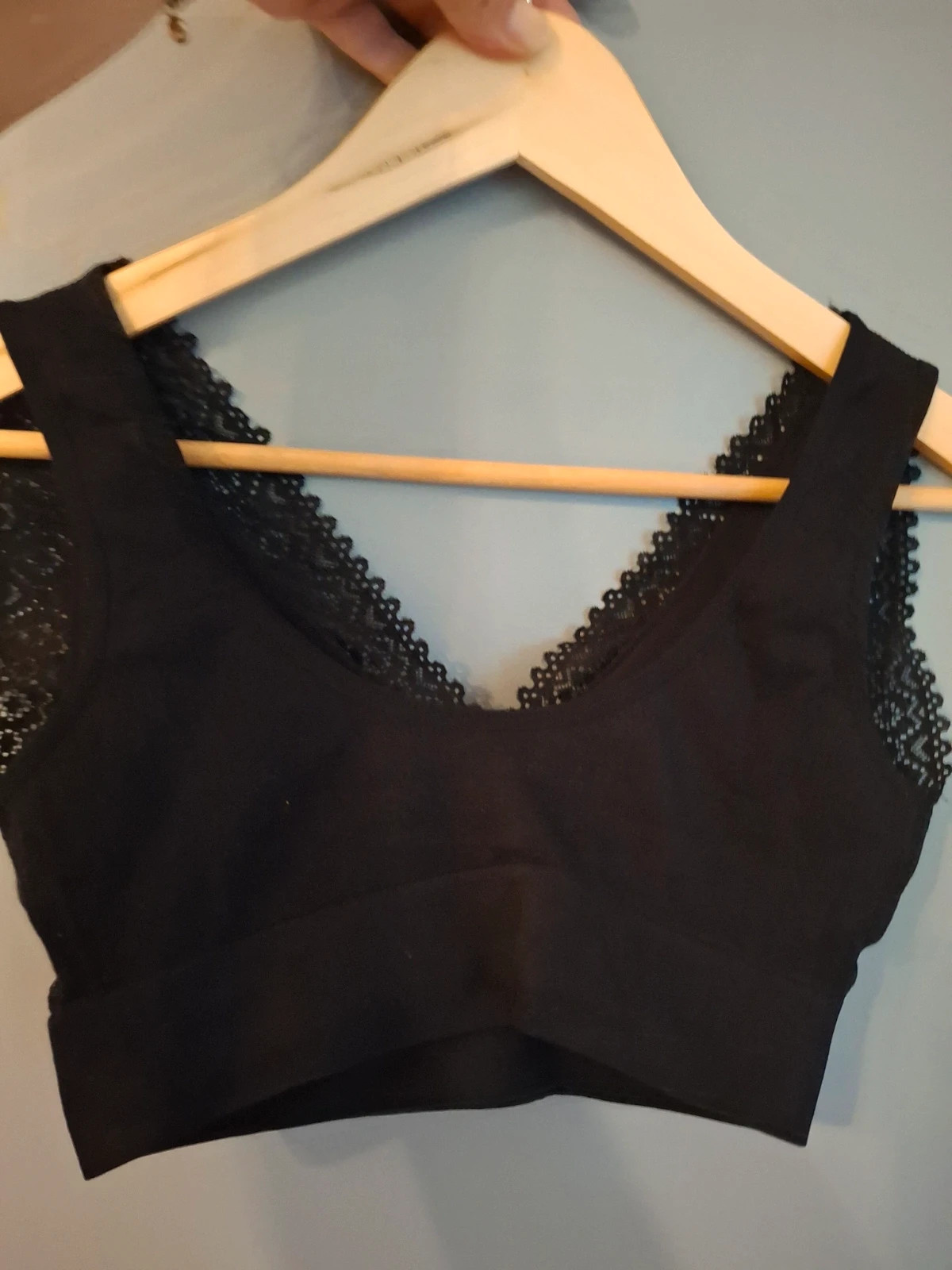 Bralette dentelle noire col V dos stretch