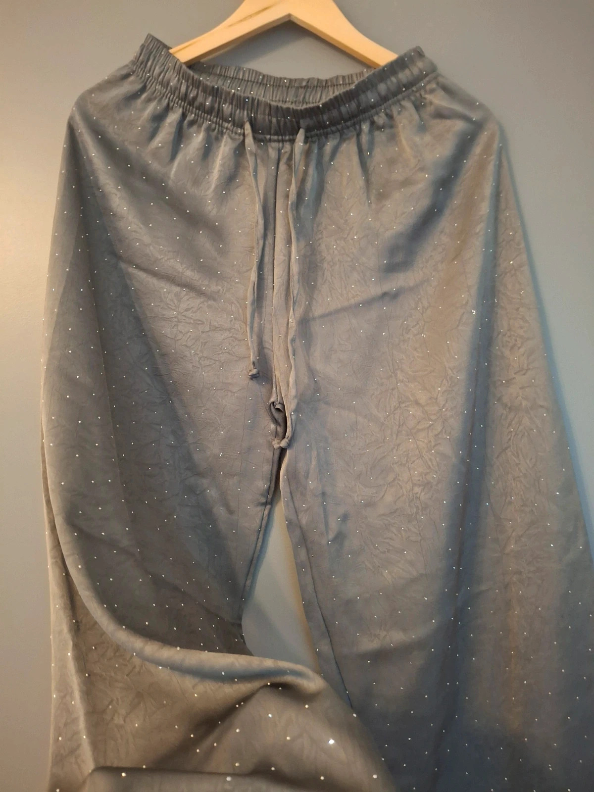 Pantalon effet satin style palazzo Gris