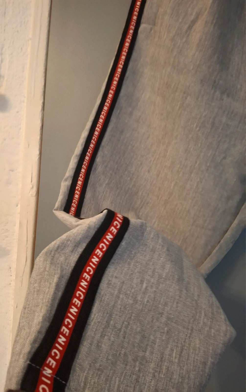 Pantalon chino gris et rayure rouge tendance – Shein – taille XL / 42 / 14 5