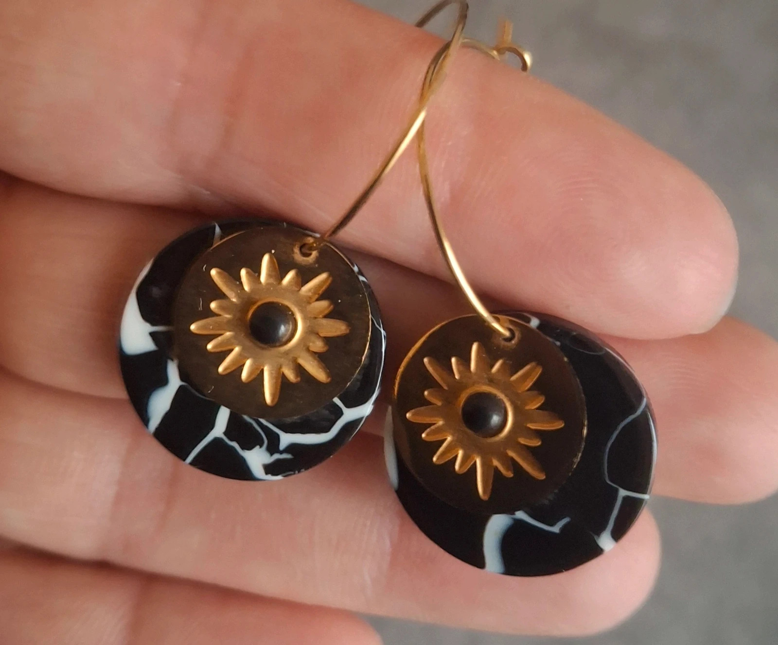 Ensemble de boucles d’oreilles fantaisie en acier doré – Accessoires 4