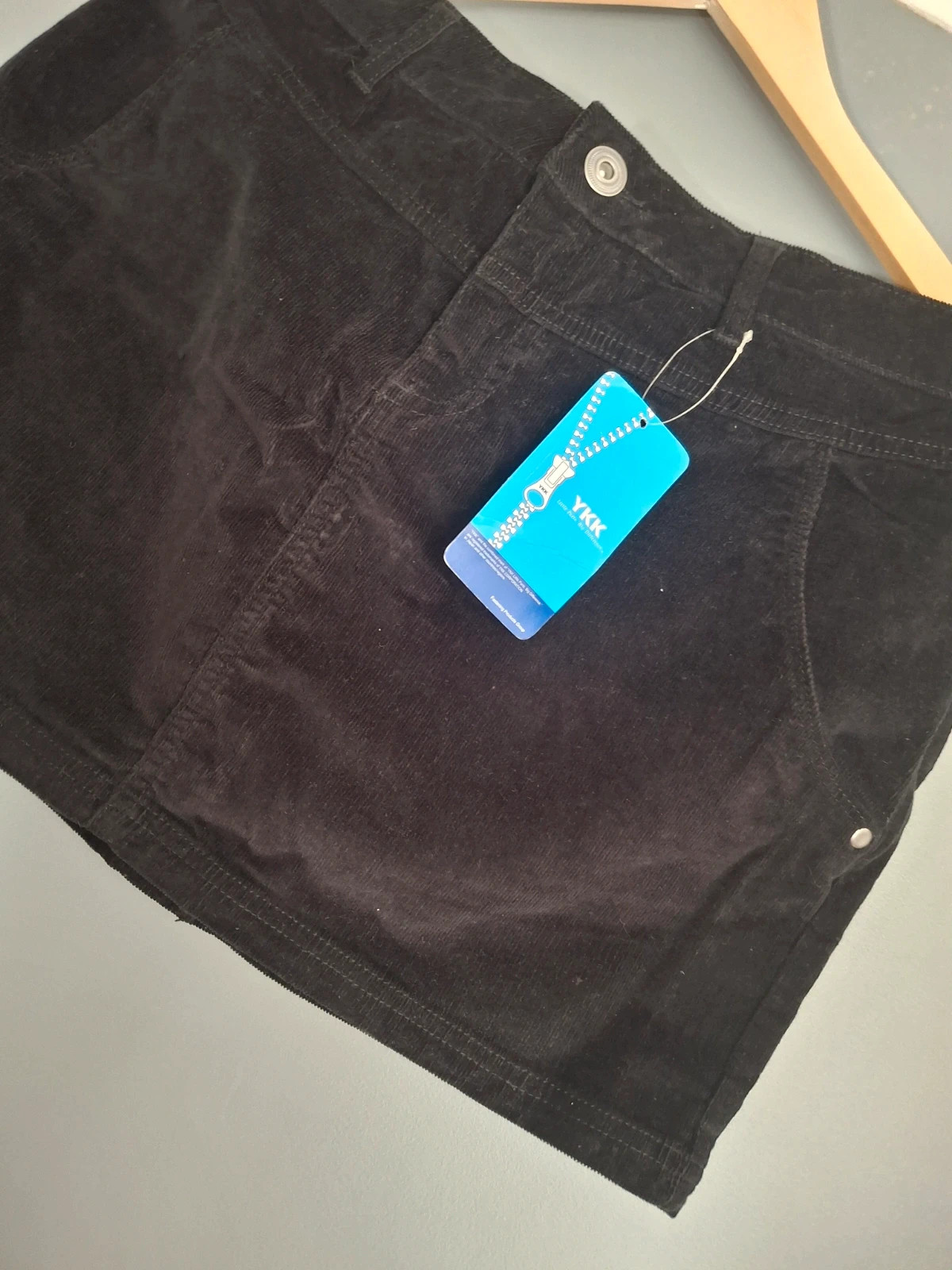 Mini jupe en velours multi poches Noire – YKK – taille XXL / 44 / 16 2