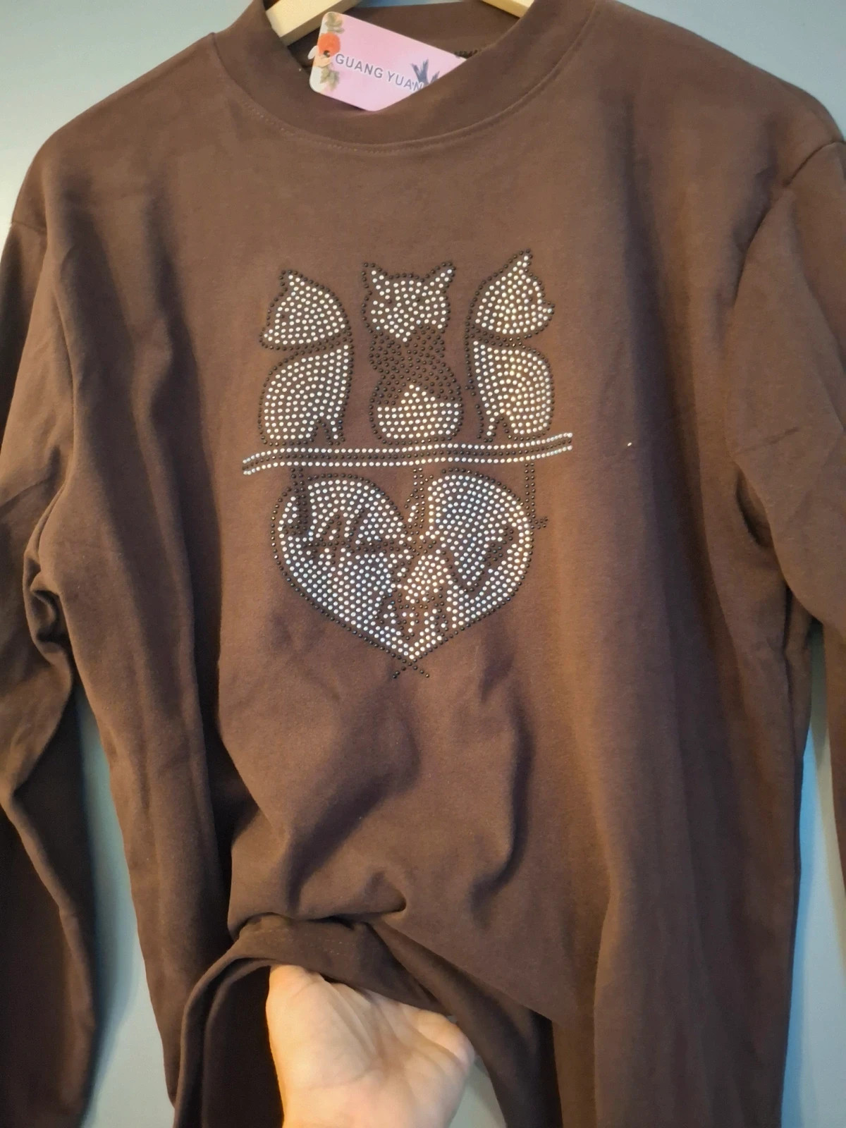 Pull mi saison en coton col montant impression strass