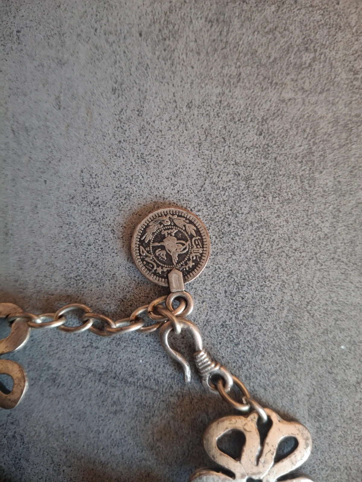 Bracelet fleurs argenté uni et original – boutique indépendante 3