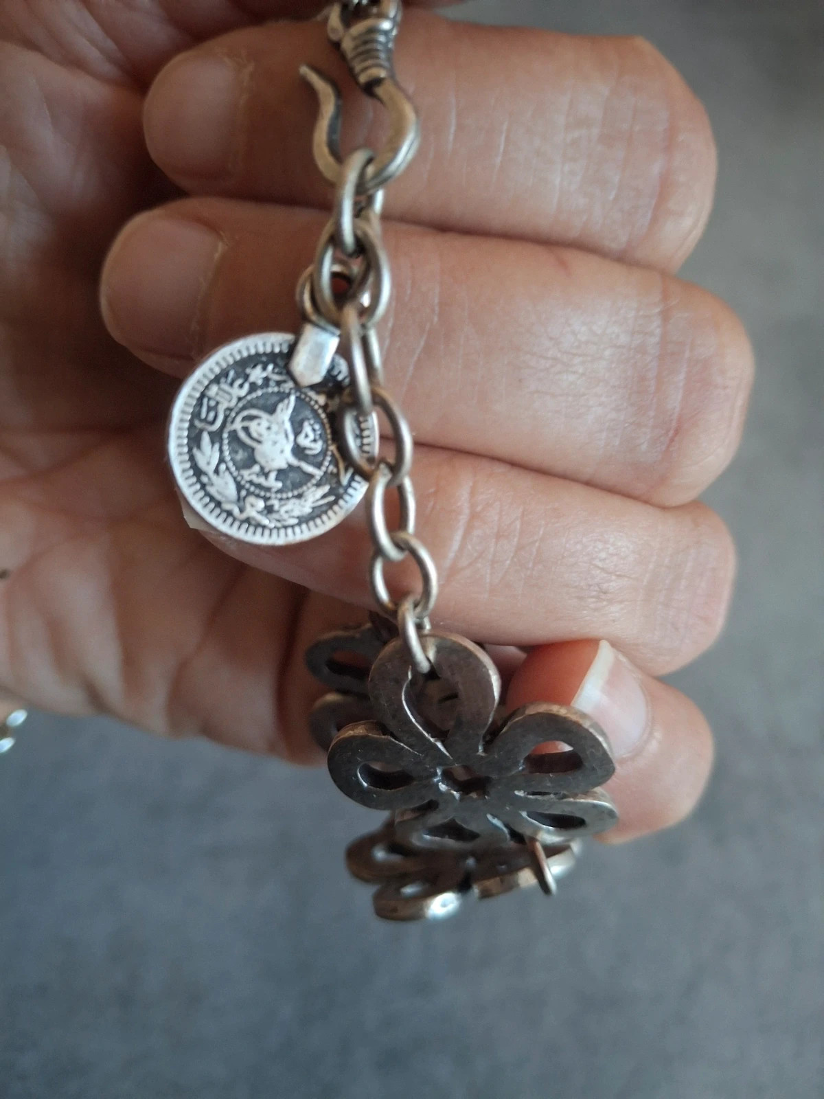 Bracelet fleurs argenté uni et original – boutique indépendante 5