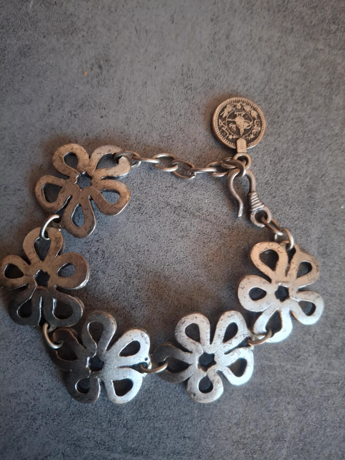 Bracelet fleurs argenté uni et original – boutique indépendante 2