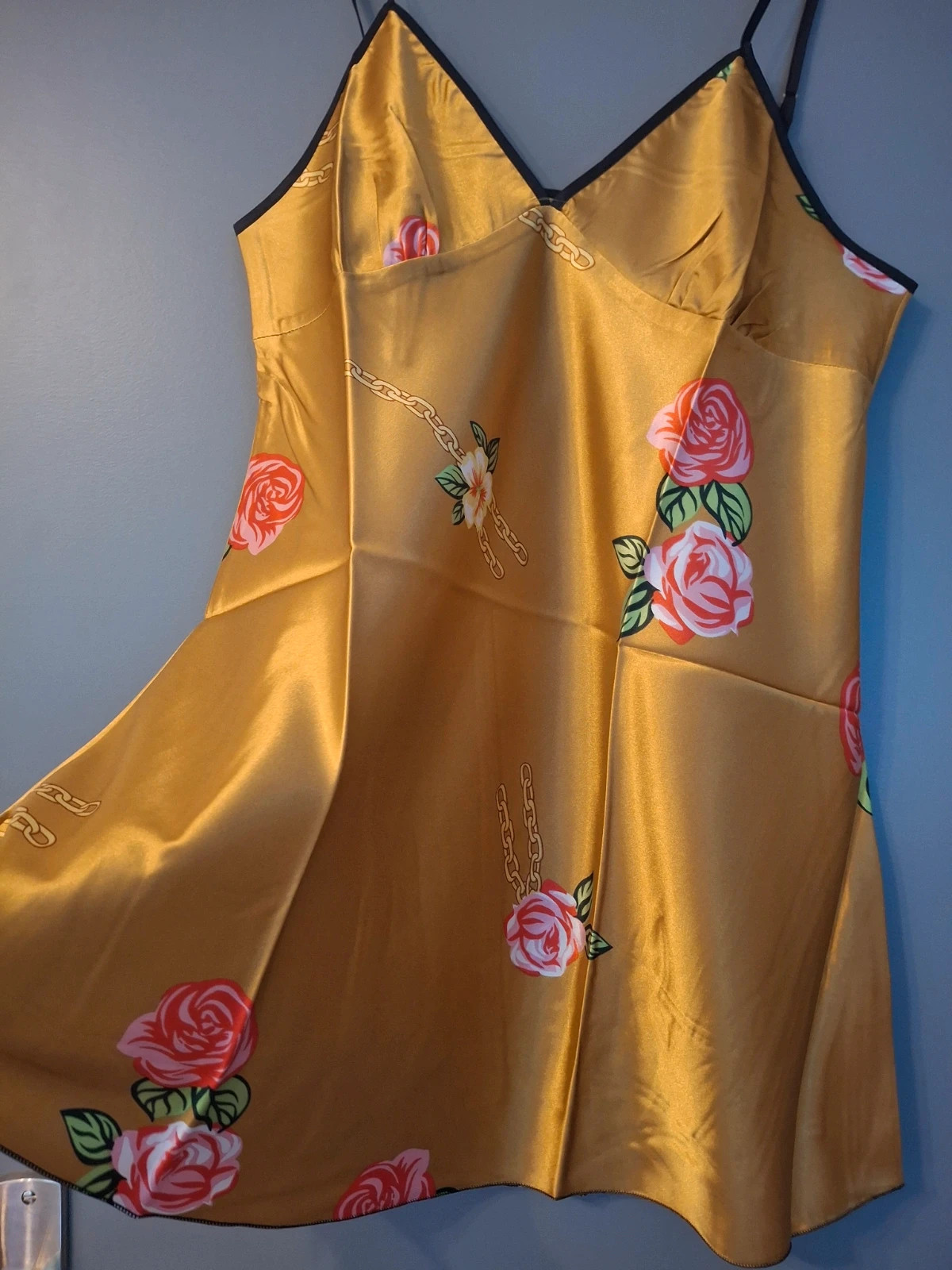 Nuisette en satin imprimé Florale et fines brides