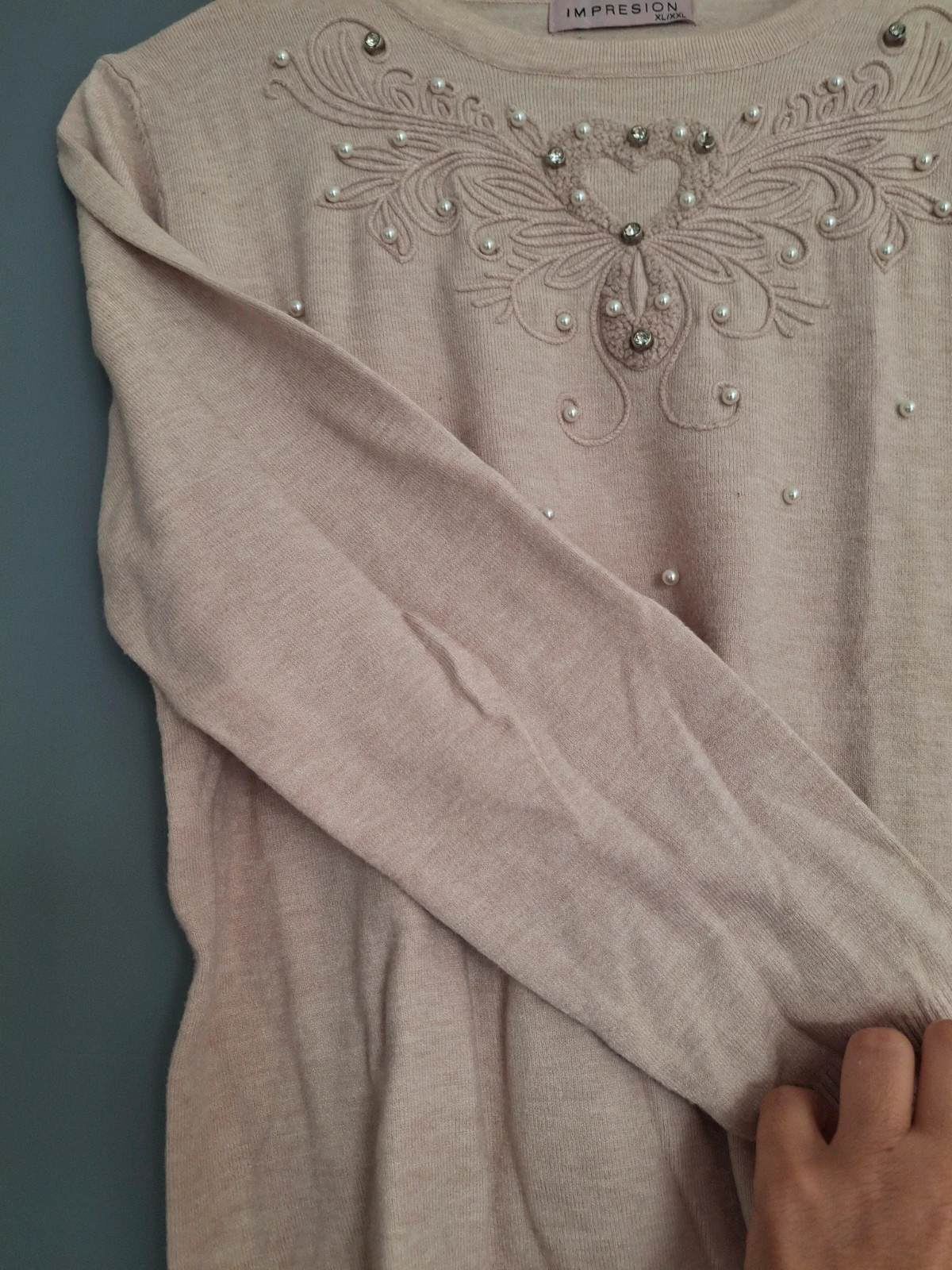 Petit pull mi saison Ecru avec perles et strass