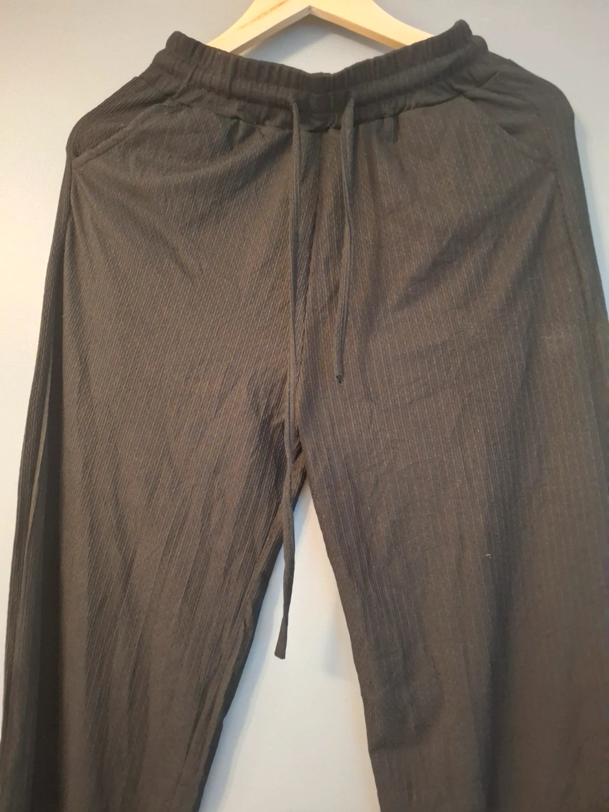 Pantalon palazzo confortable noir – Local – taille L / 40 / 12 2