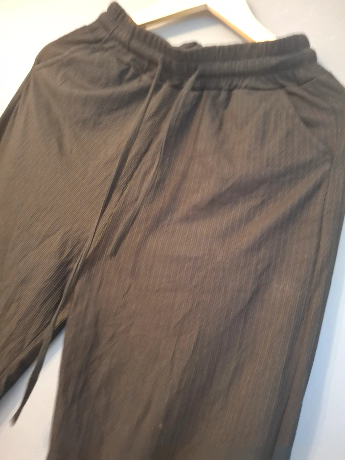 Pantalon palazzo confortable noir – Local – taille L / 40 / 12 3
