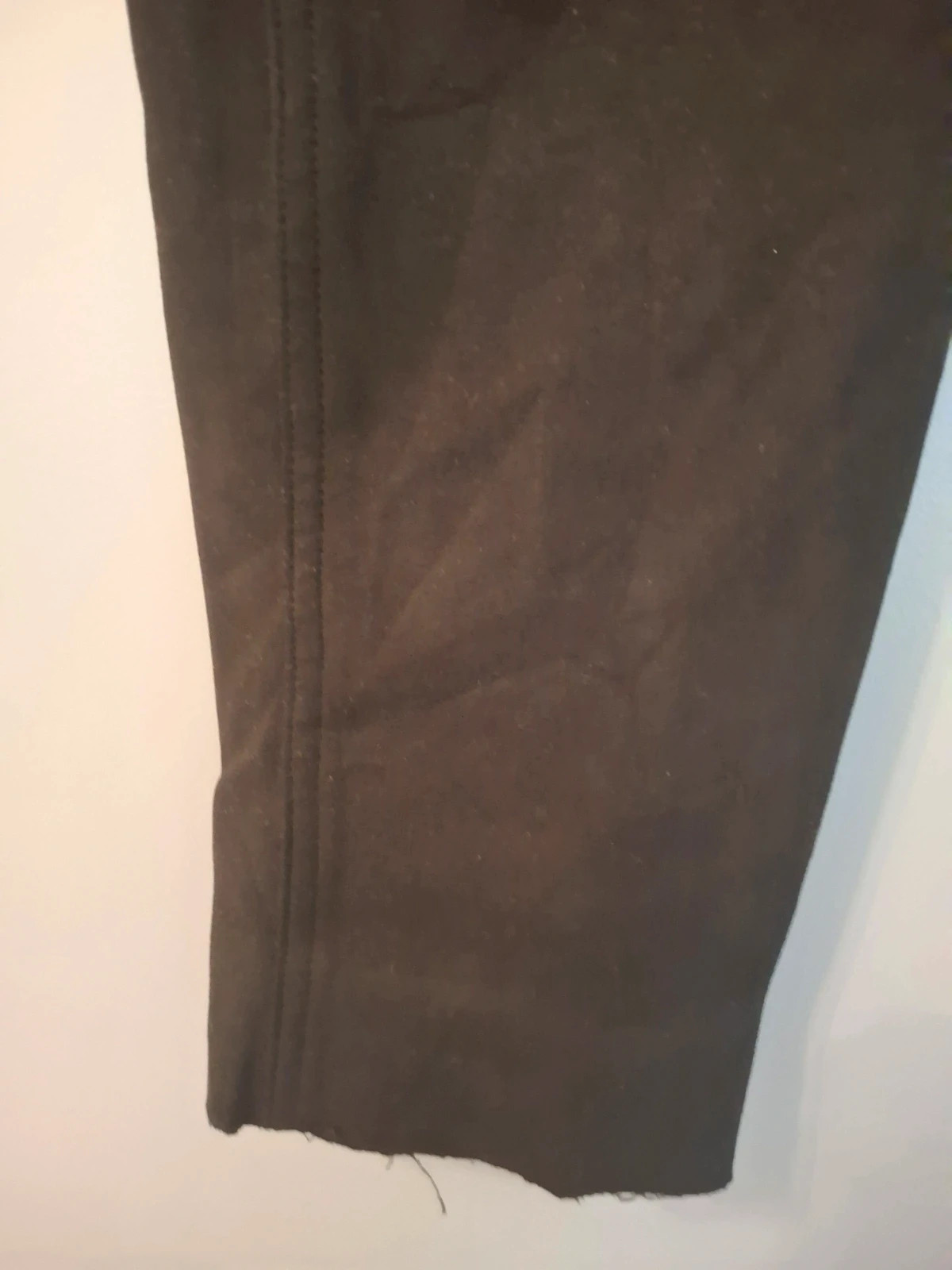 Pantalon noir effet Velours avec boutons Kiabi – Kiabi – taille XL / 42 / 14 3