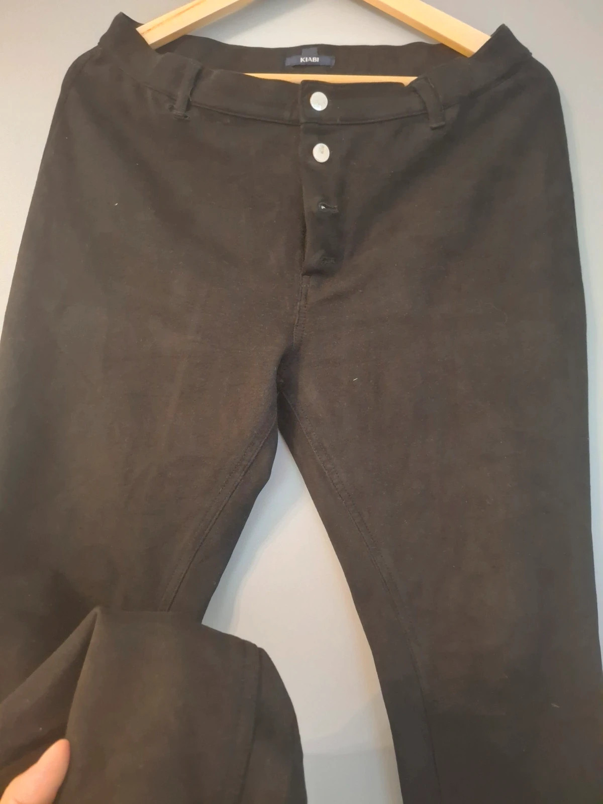 Pantalon noir effet Velours avec boutons Kiabi