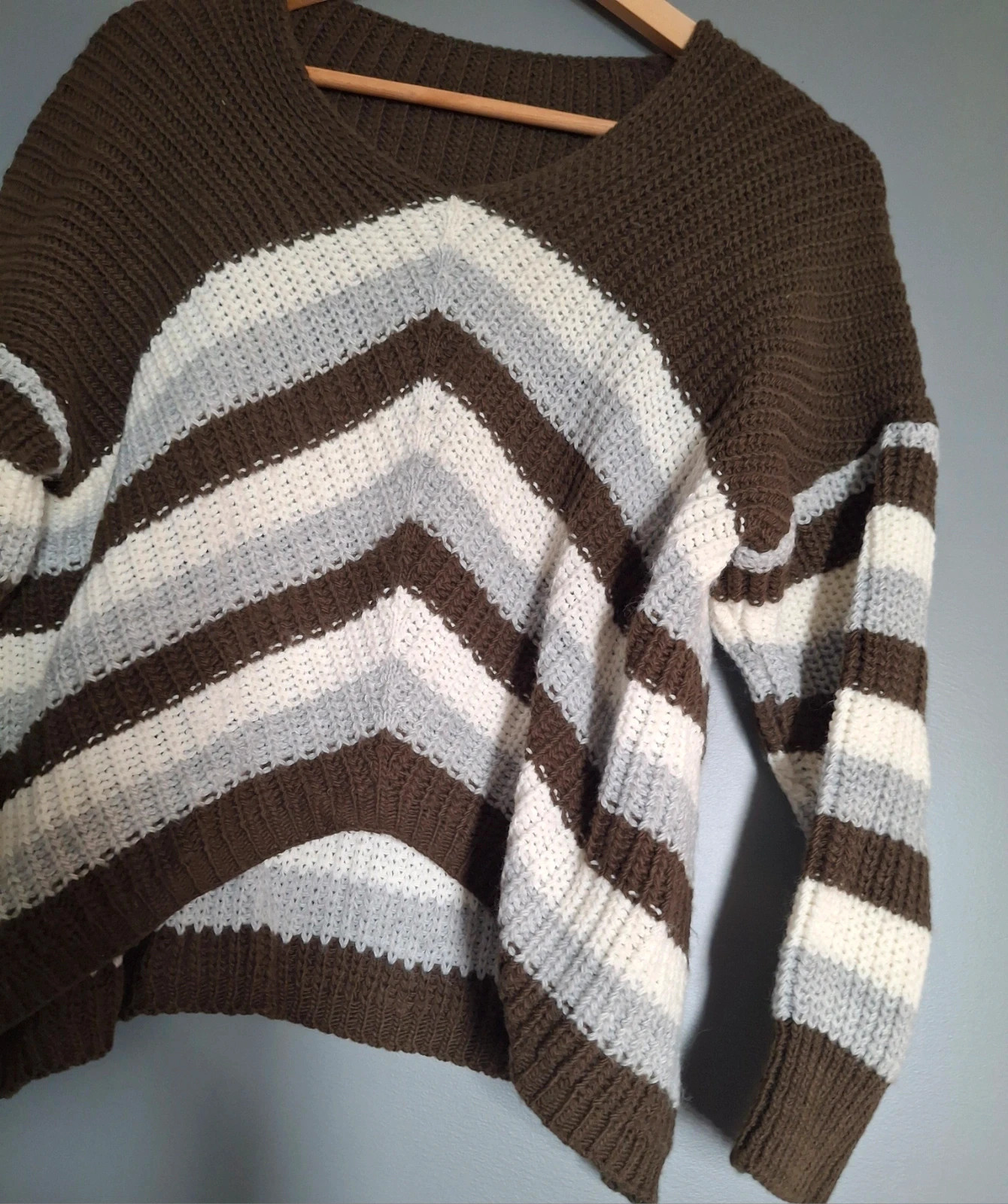 Pull maille Rayures couleur Kaki et blanc – boutique indépendante – taille Taille unique 2
