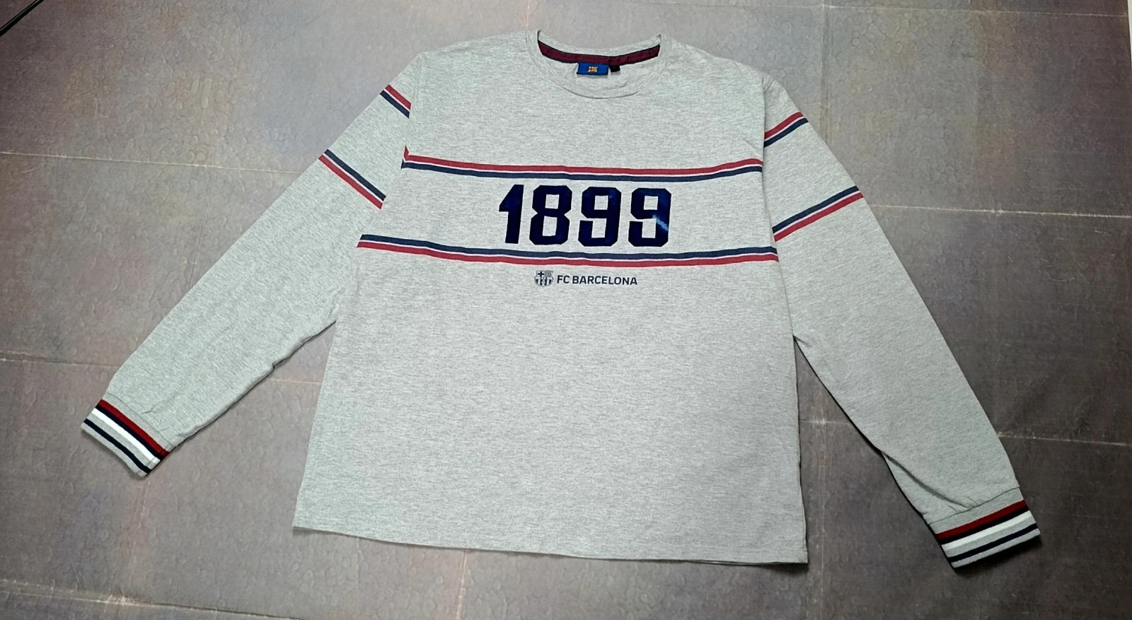 Official FC Barcelona Sweatshirt 1899 vintage streetwear – FC Barcelona – taille L 2