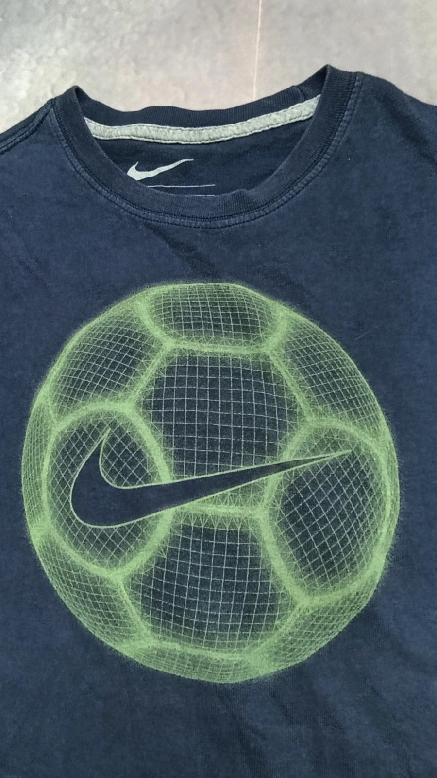 Vintage Nike Kids Football Graphic Tee - Size L (12-13 Y) Streetwear – Nike – taille 12 ans / 152 cm 4