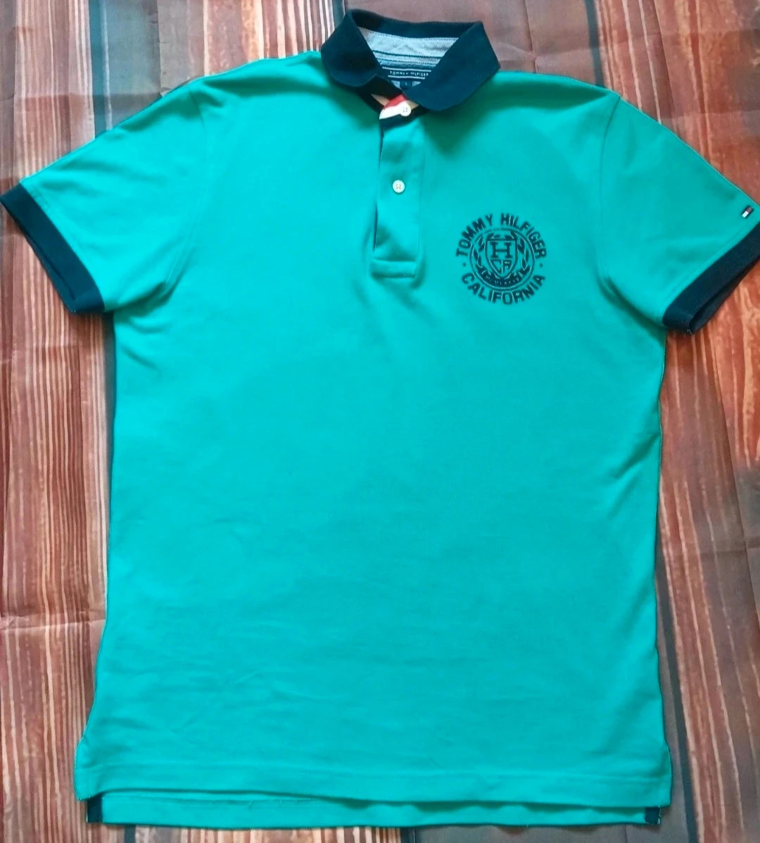 Tommy Polo Preppy Shirt California green S vintage – Vintage Dressing – taille S 2