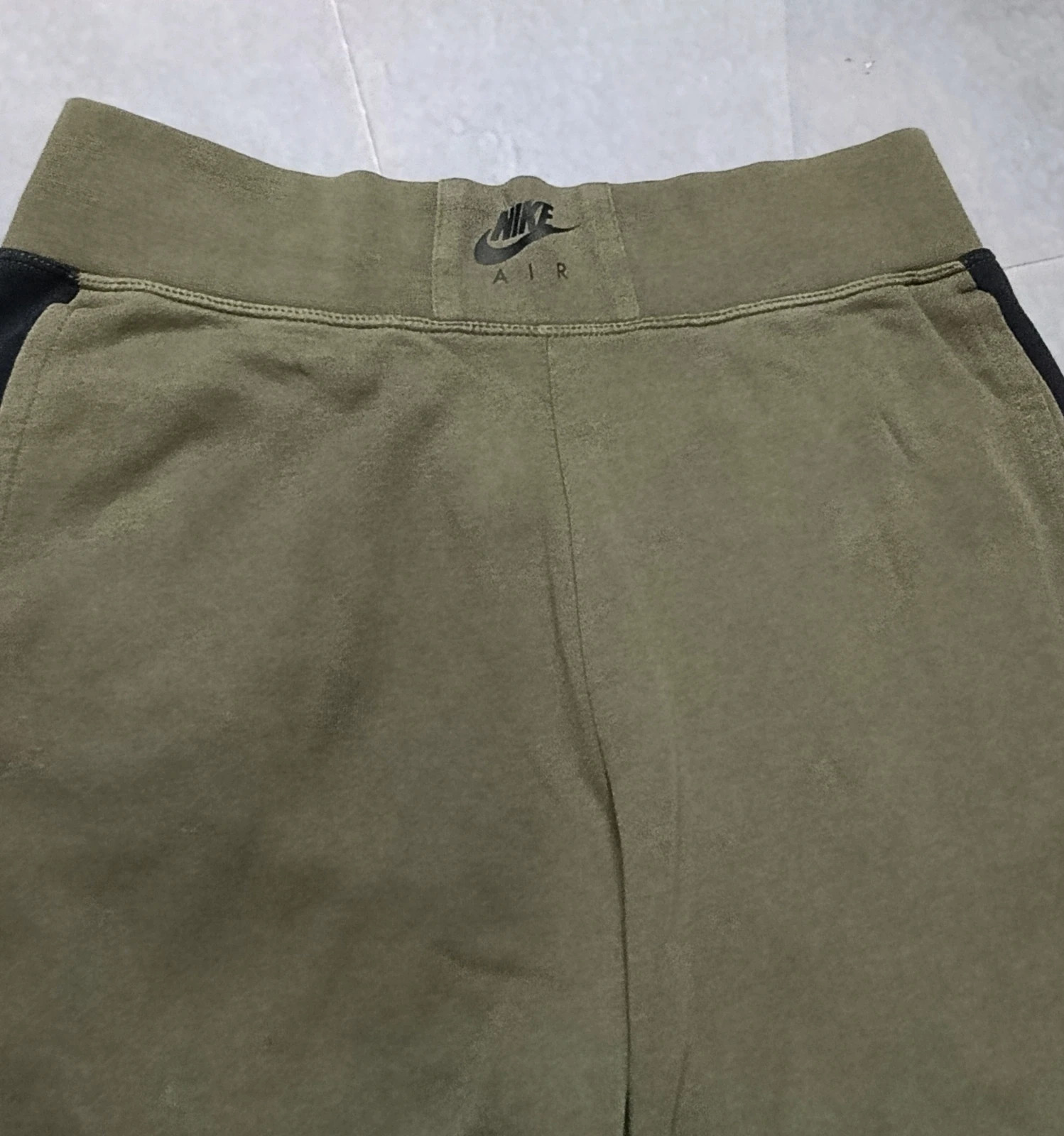 Nike Air Olive Green Joggers Tracksuit Pants - Size M – Nike – taille XS / 34 / 6 5