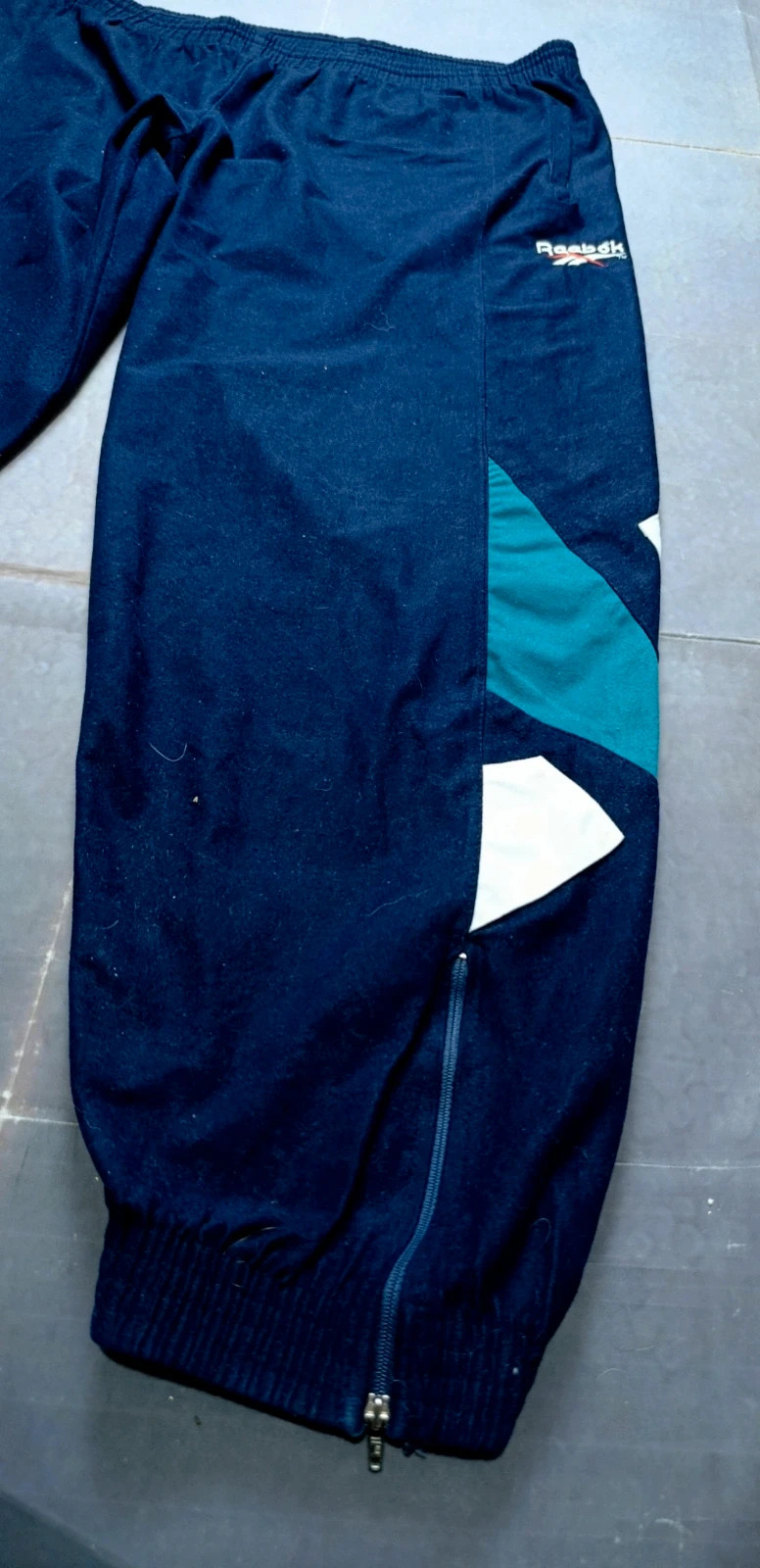 Vintage Reebok Navy Blue TrackPants with Teal/White Panels - Size M – Reebok – taille M 3