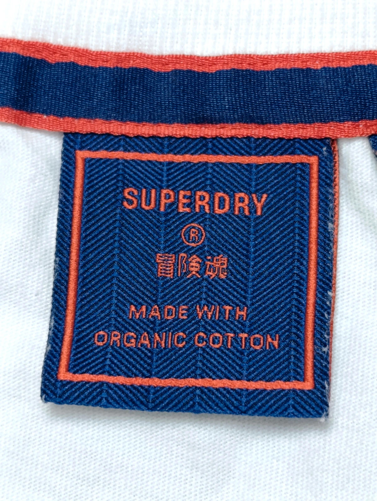 Superdry White V-Neck T-Shirt Organic Cotton S / T-shirt Col V Superdry / Camiseta Cuello V – Superdry – taille S 4
