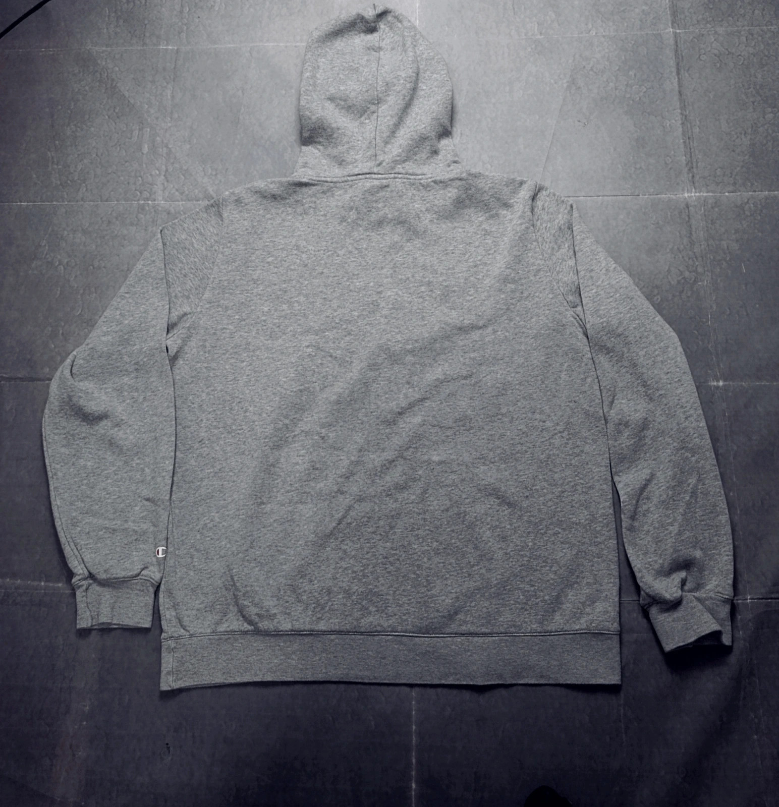 Light grey heathered hoodie with kangaroo pocket by Champion XXL. – Vintage Dressing – taille XXL 2