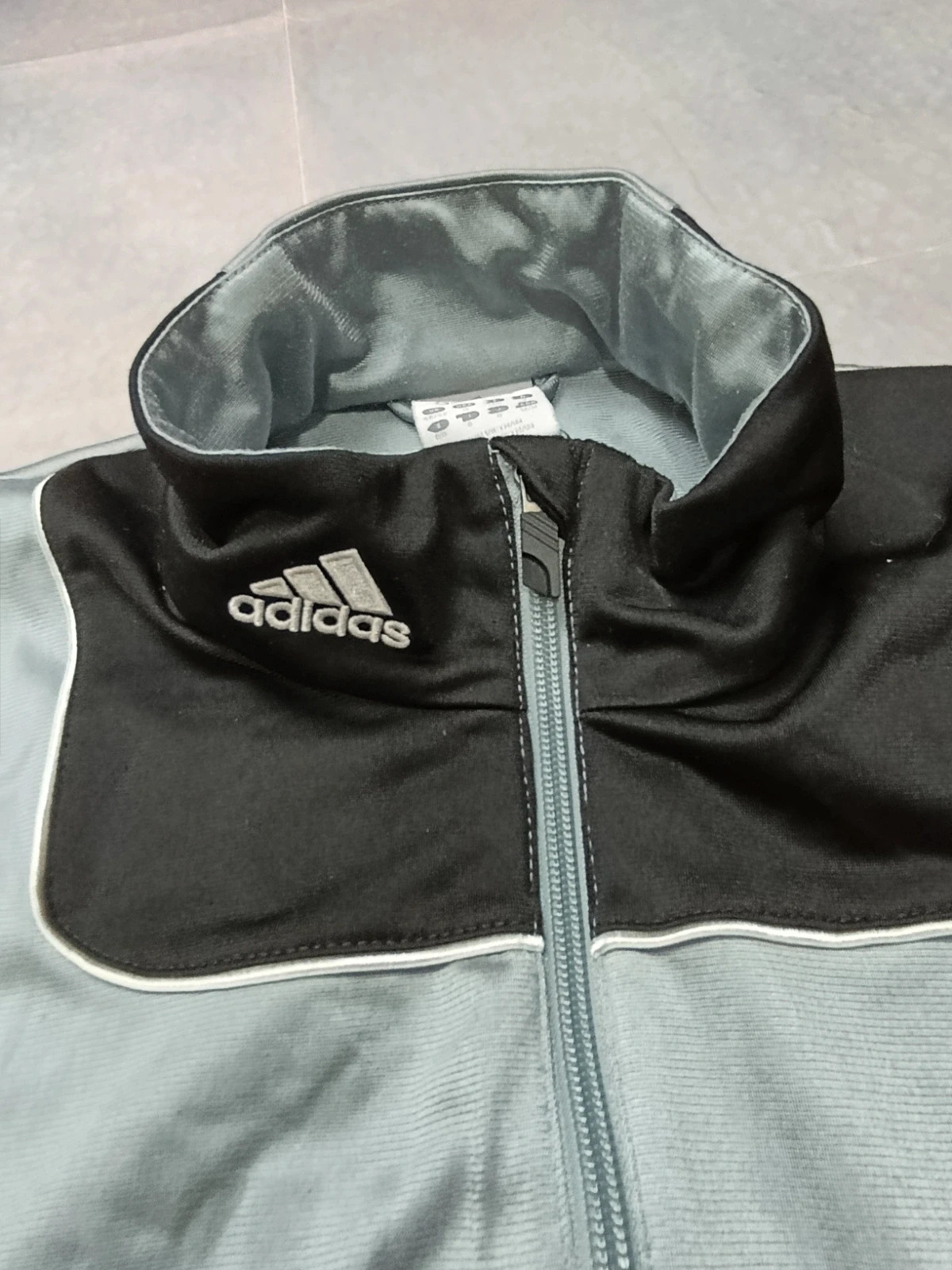 Adidas trackjacket vintage Y2K size M grey black 3 stripes / chaqueta chándal – Vintage Dressing – taille M 4
