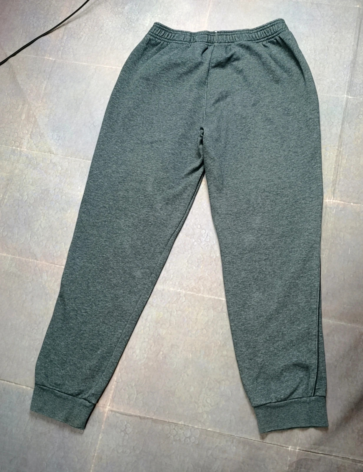 Adidas Grey Fleece Trackpants / Joggers Size M – adidas – taille M 2