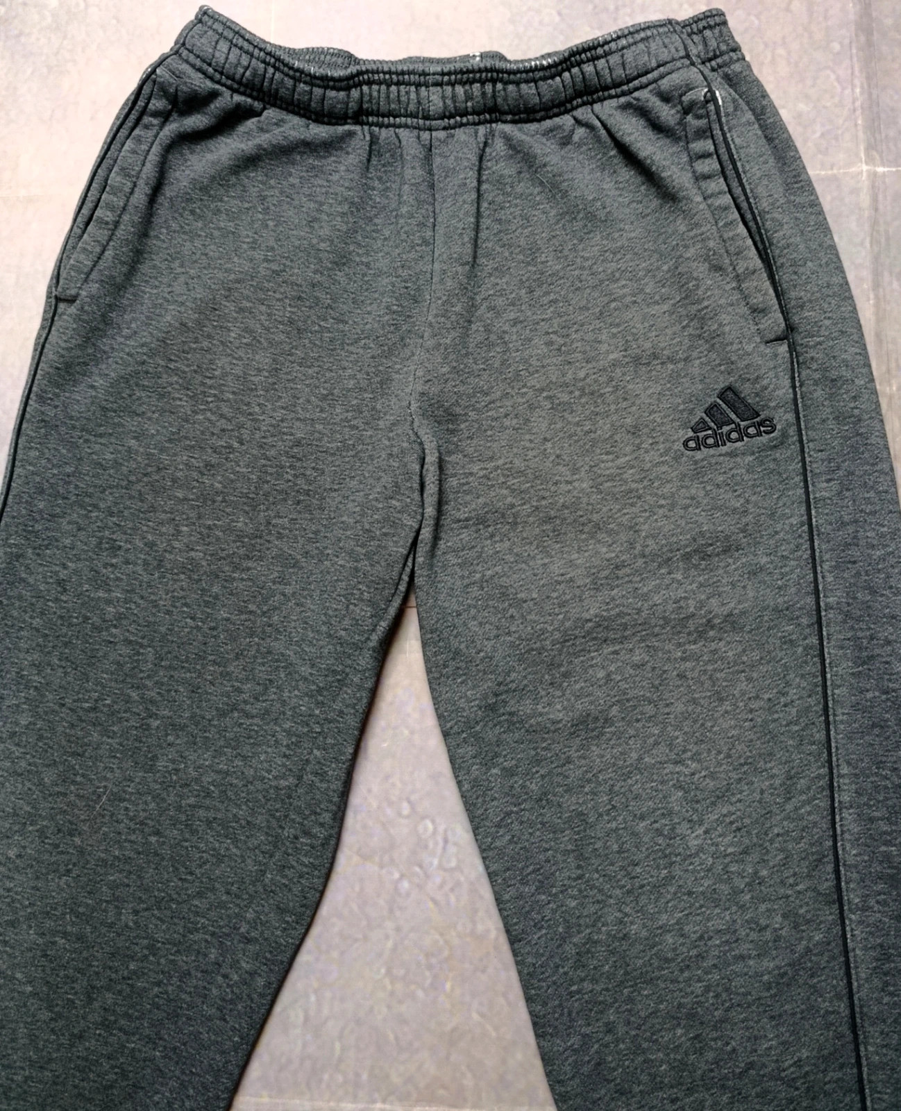 Adidas Grey Fleece Trackpants / Joggers Size M – adidas – taille M 3