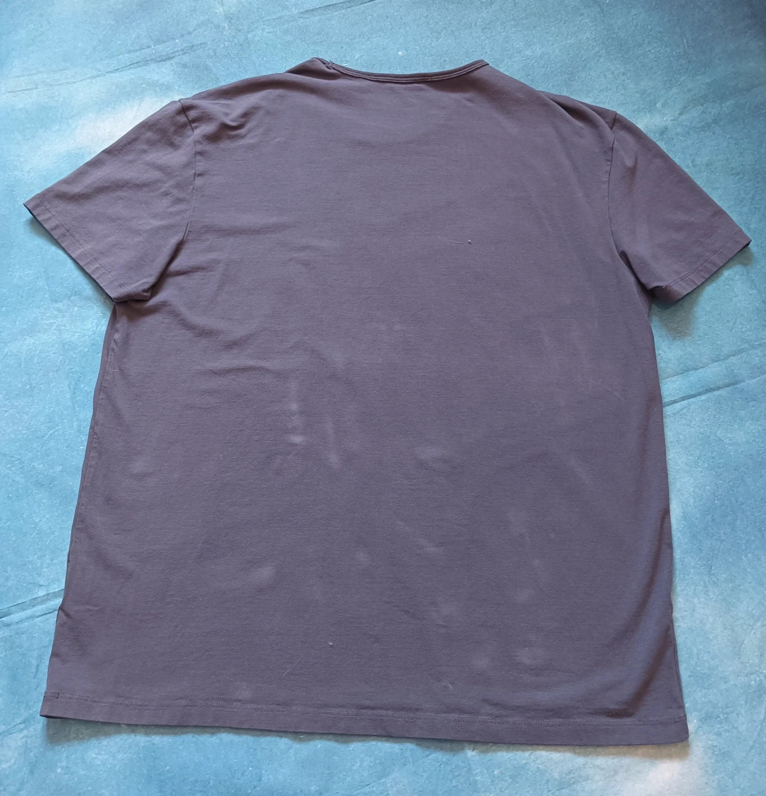 GUESS Jeans Men's Grey Graphic T-Shirt Size 3XL (Slim Fit / 55cm Pit to Pit) – GUESS – taille XXXL 4